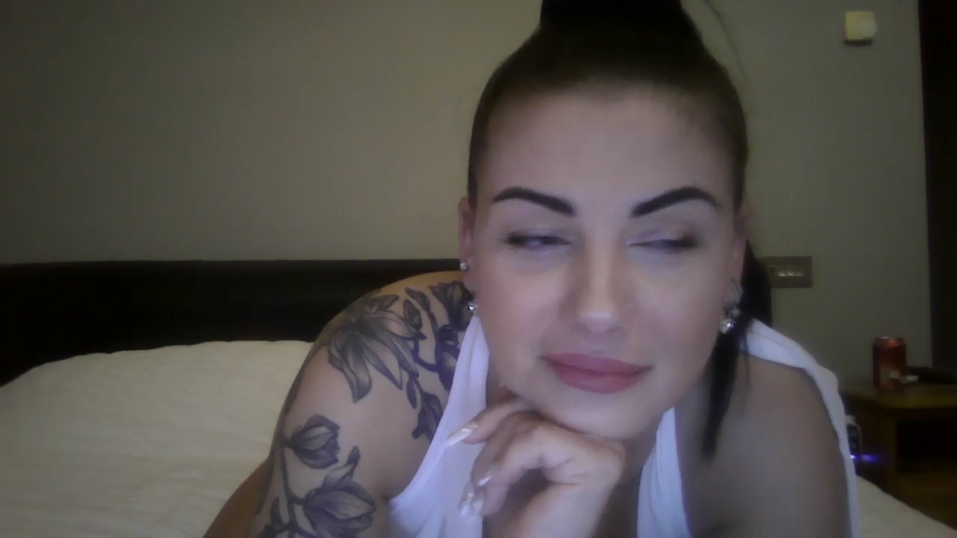 Gallery image thumbnail from FitBaby's myfreecams stream on, 12/02/2025, 16:44 image 11 of 20