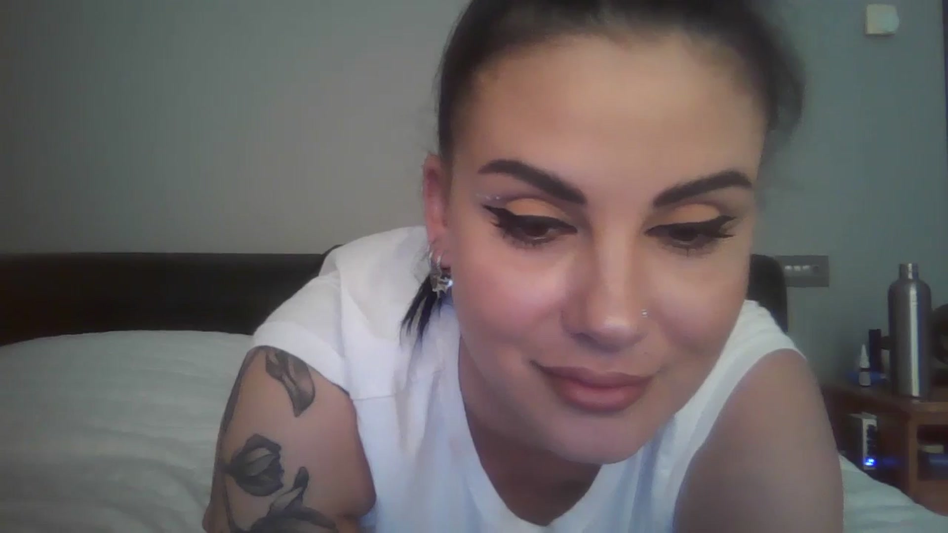 Gallery image thumbnail from FitBaby's myfreecams stream on, 04/28/2026, 17:20 image 7 of 20