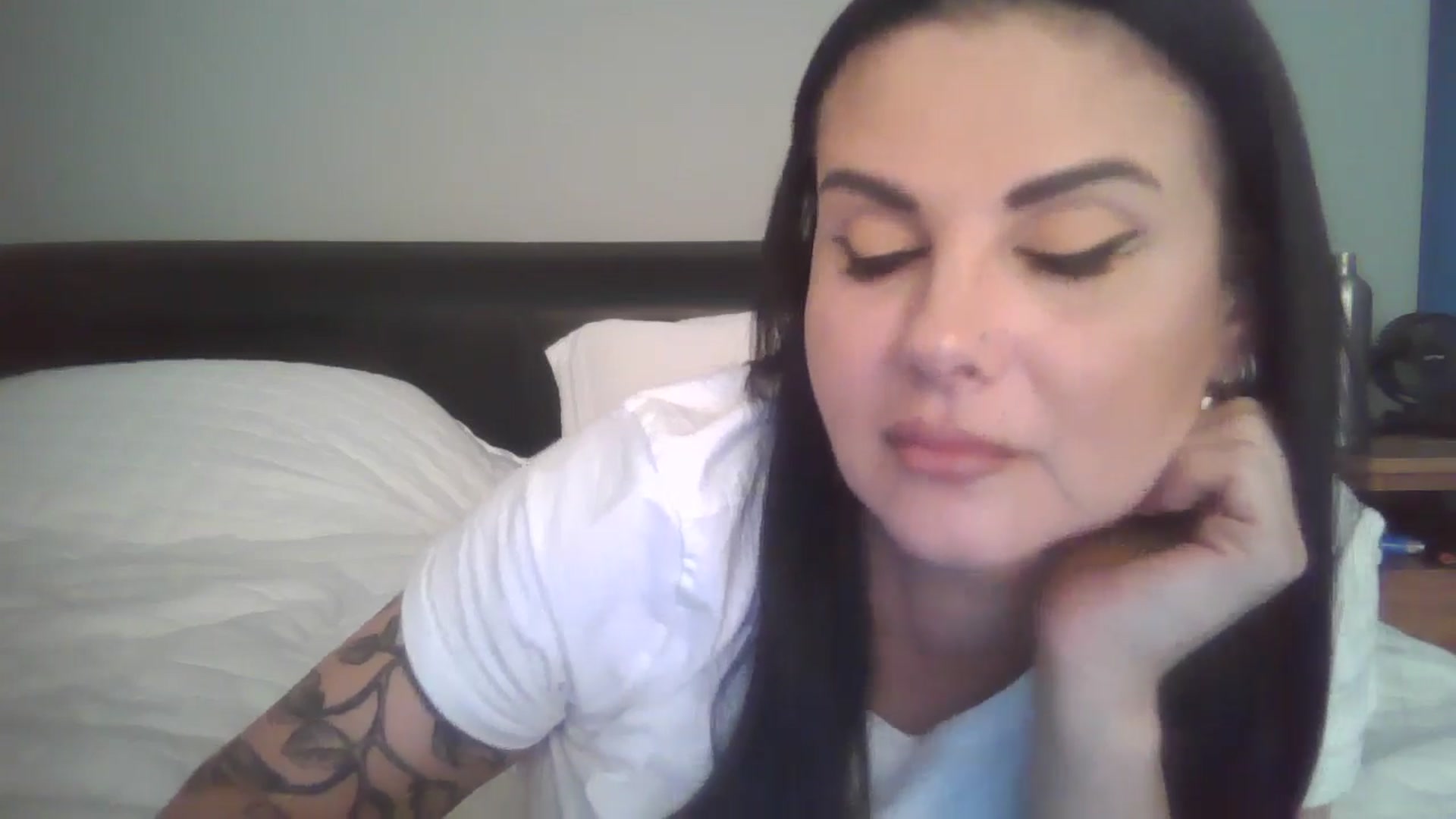 Gallery image thumbnail from FitBaby's myfreecams stream on, 04/28/2026, 17:20 image 12 of 20
