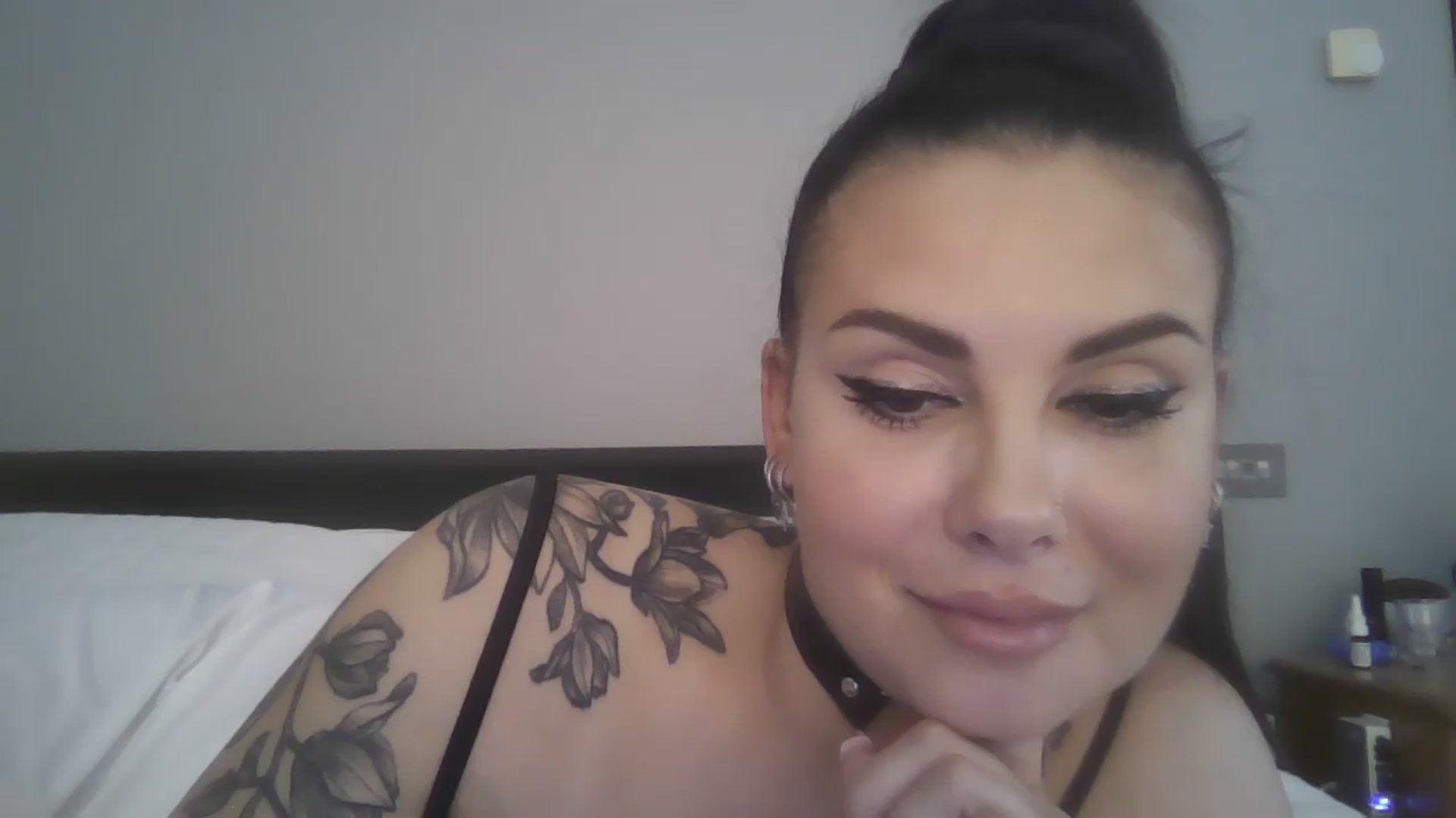 Gallery image thumbnail from FitBaby's myfreecams stream on, 04/29/2026, 14:37 image 16 of 20
