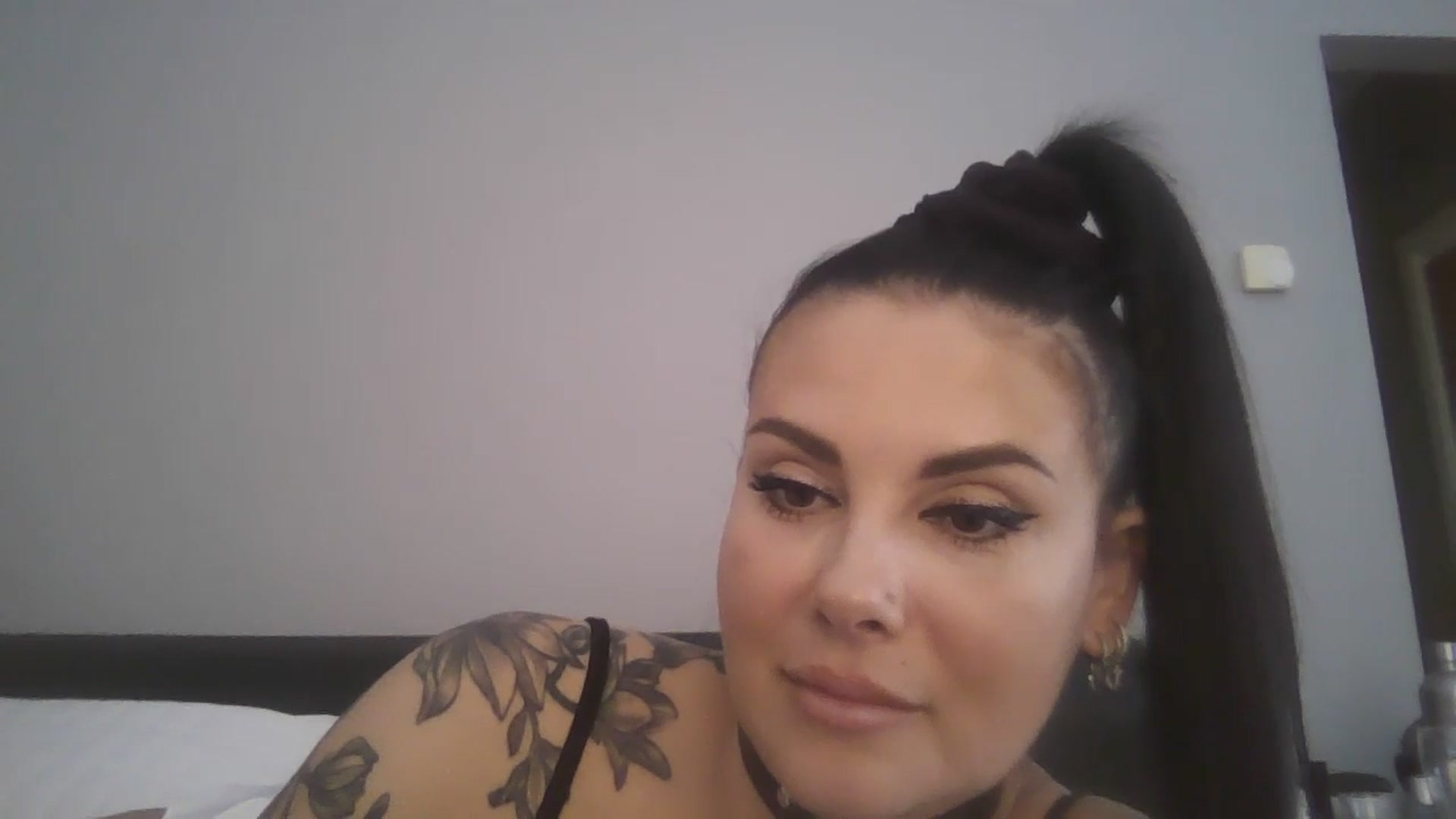 Gallery image thumbnail from FitBaby's myfreecams stream on, 04/29/2026, 14:37 image 8 of 20