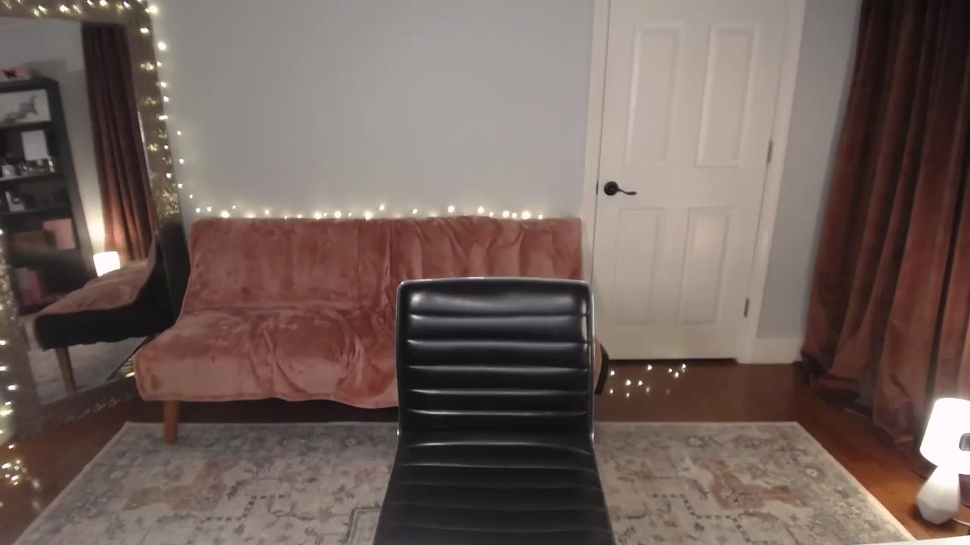 Gallery image thumbnail from FitKira's myfreecams stream on, 11/04/2024, 02:16 image 14 of 20