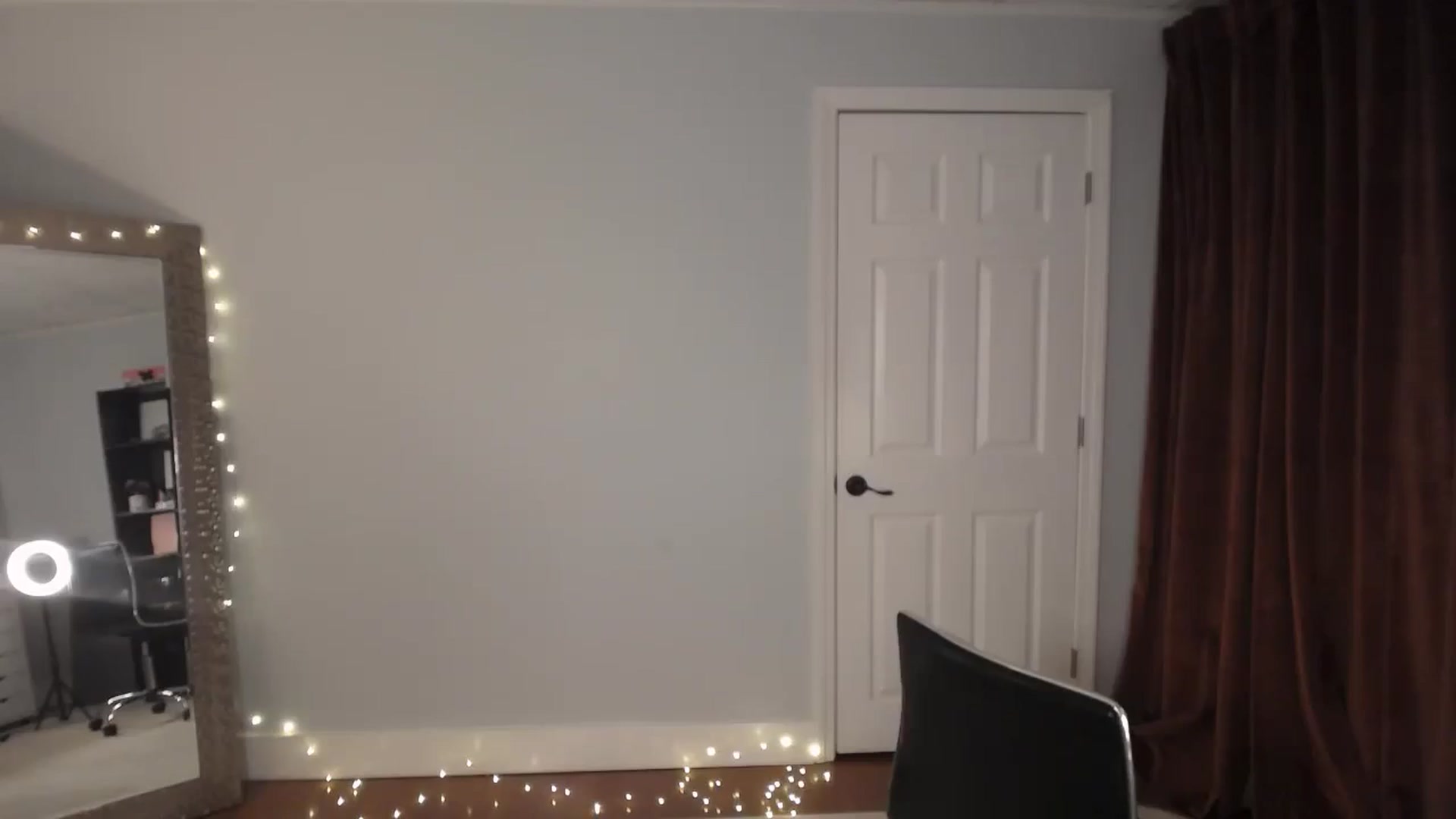 Gallery image thumbnail from FitKira's myfreecams stream on, 04/28/2025, 02:33 image 19 of 20