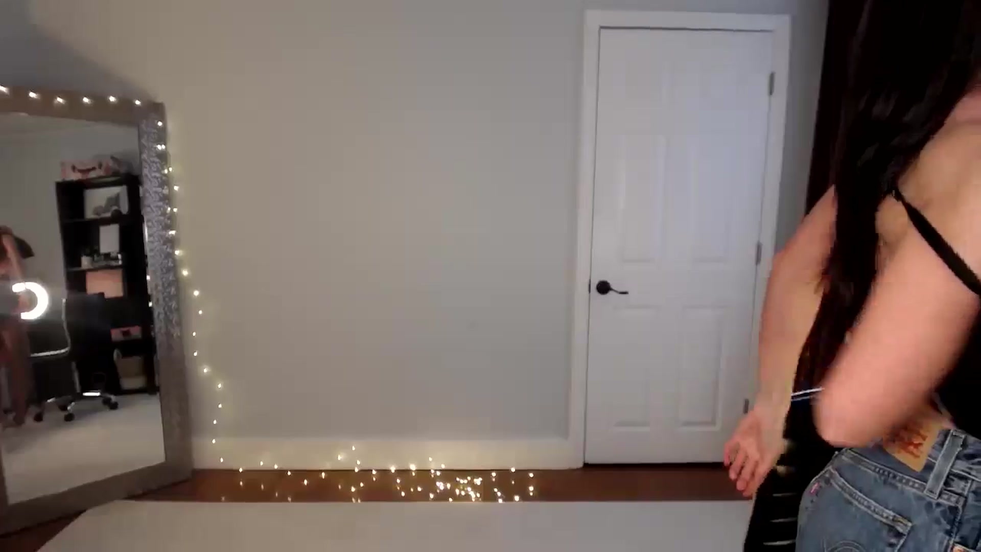 Gallery image thumbnail from FitKira's myfreecams stream on, 06/15/2025, 22:38 image 18 of 20