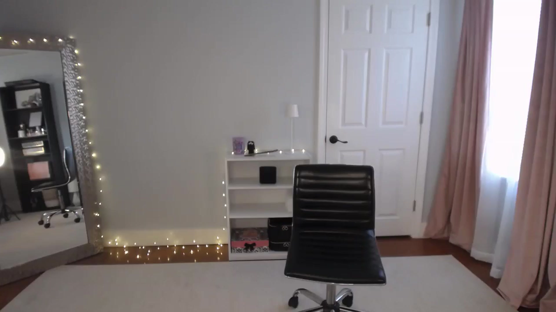 Gallery image thumbnail from FitKira's myfreecams stream on, 07/17/2025, 22:57 image 14 of 20