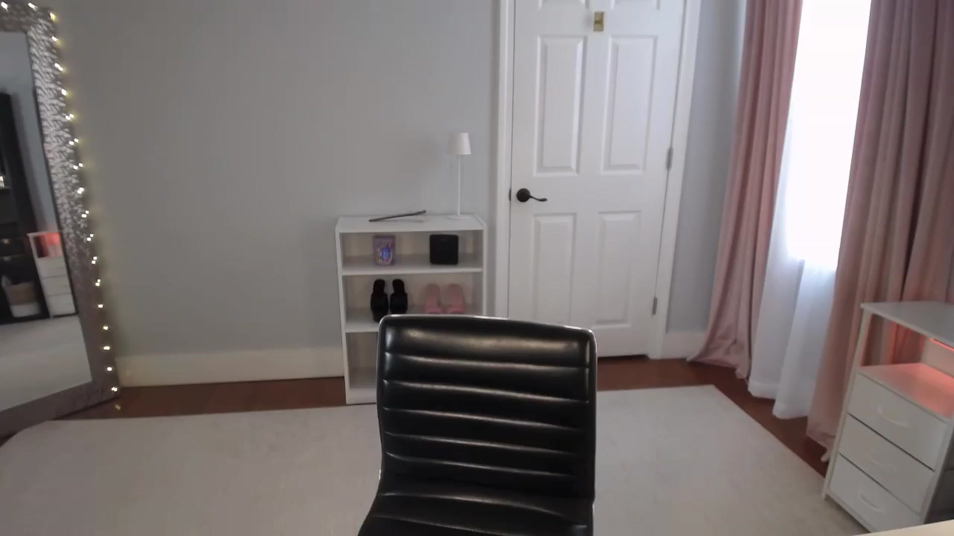 Gallery image thumbnail from FitKira's myfreecams stream on, 09/04/2025, 21:49 image 13 of 20