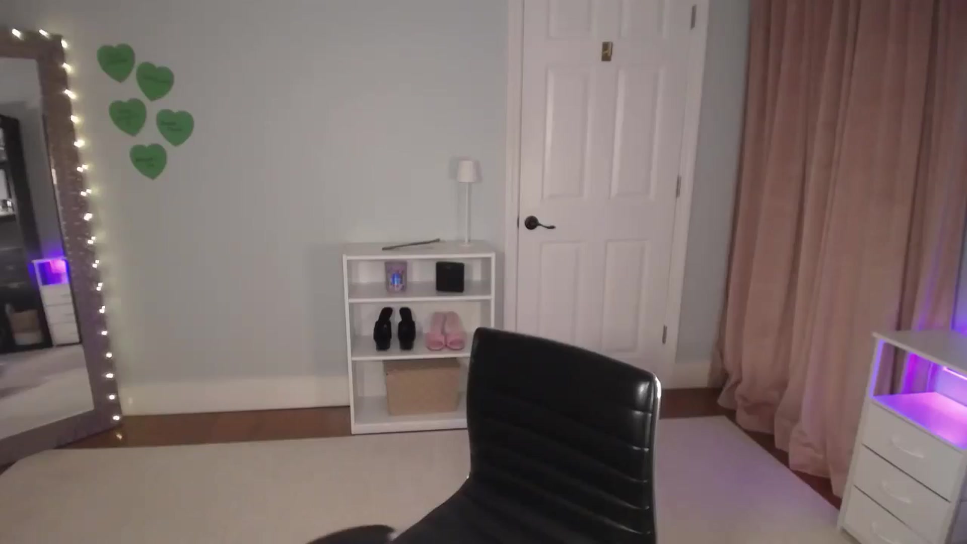 Gallery image thumbnail from FitKira's myfreecams stream on, 09/23/2025, 23:19 image 1 of 20