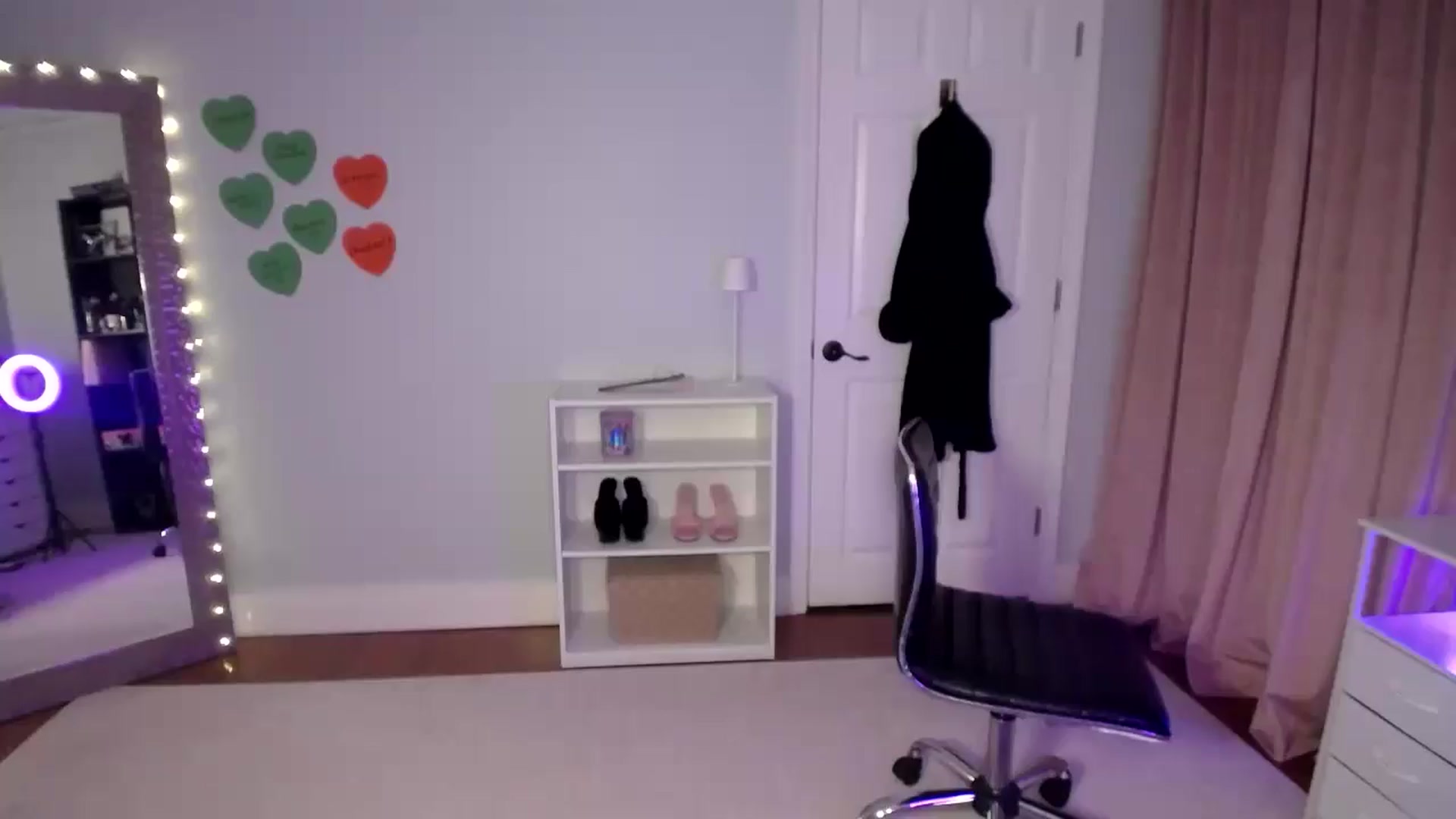 Gallery image thumbnail from FitKira's myfreecams stream on, 10/10/2025, 01:22 image 5 of 20