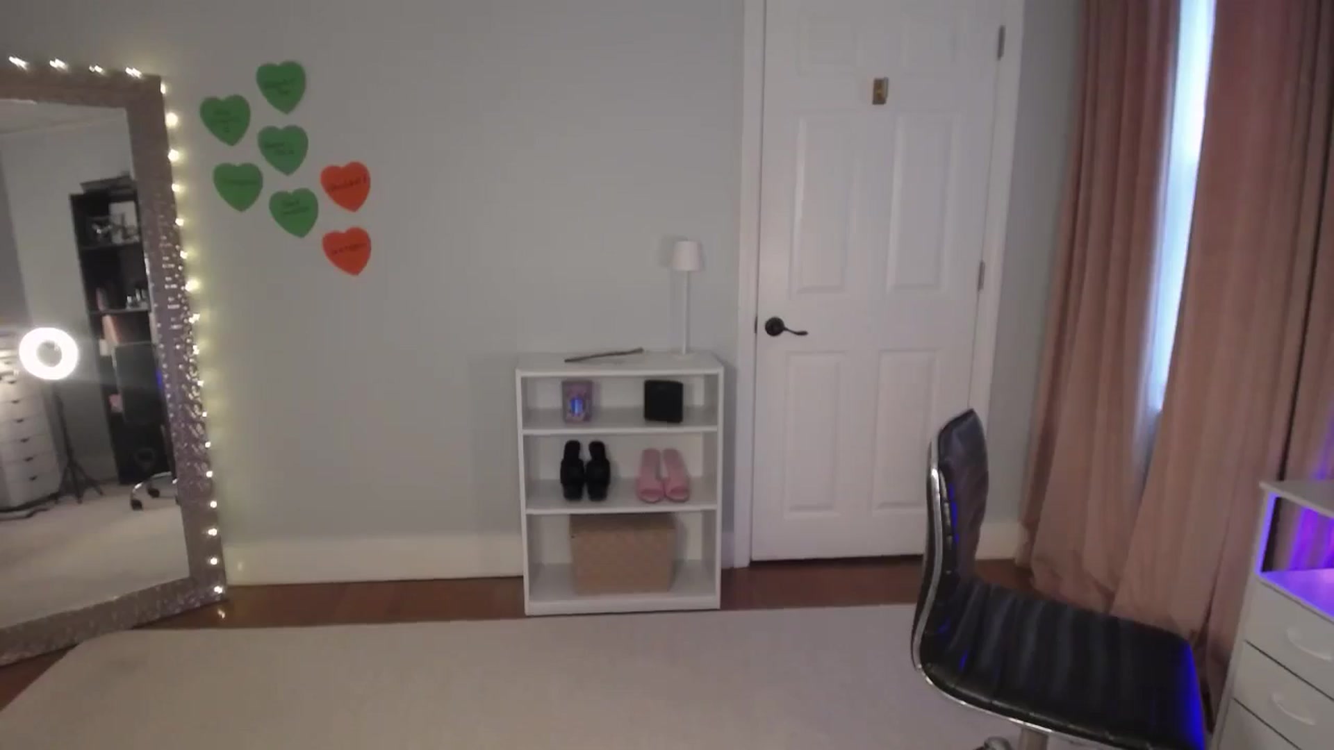 Gallery image thumbnail from FitKira's myfreecams stream on, 11/03/2025, 21:07 image 15 of 20