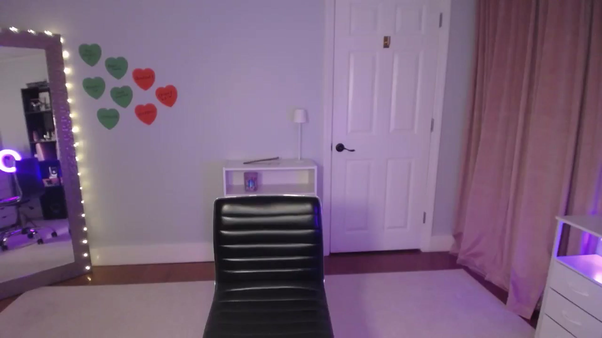 Gallery image thumbnail from FitKira's myfreecams stream on, 11/05/2025, 24:21 image 15 of 20