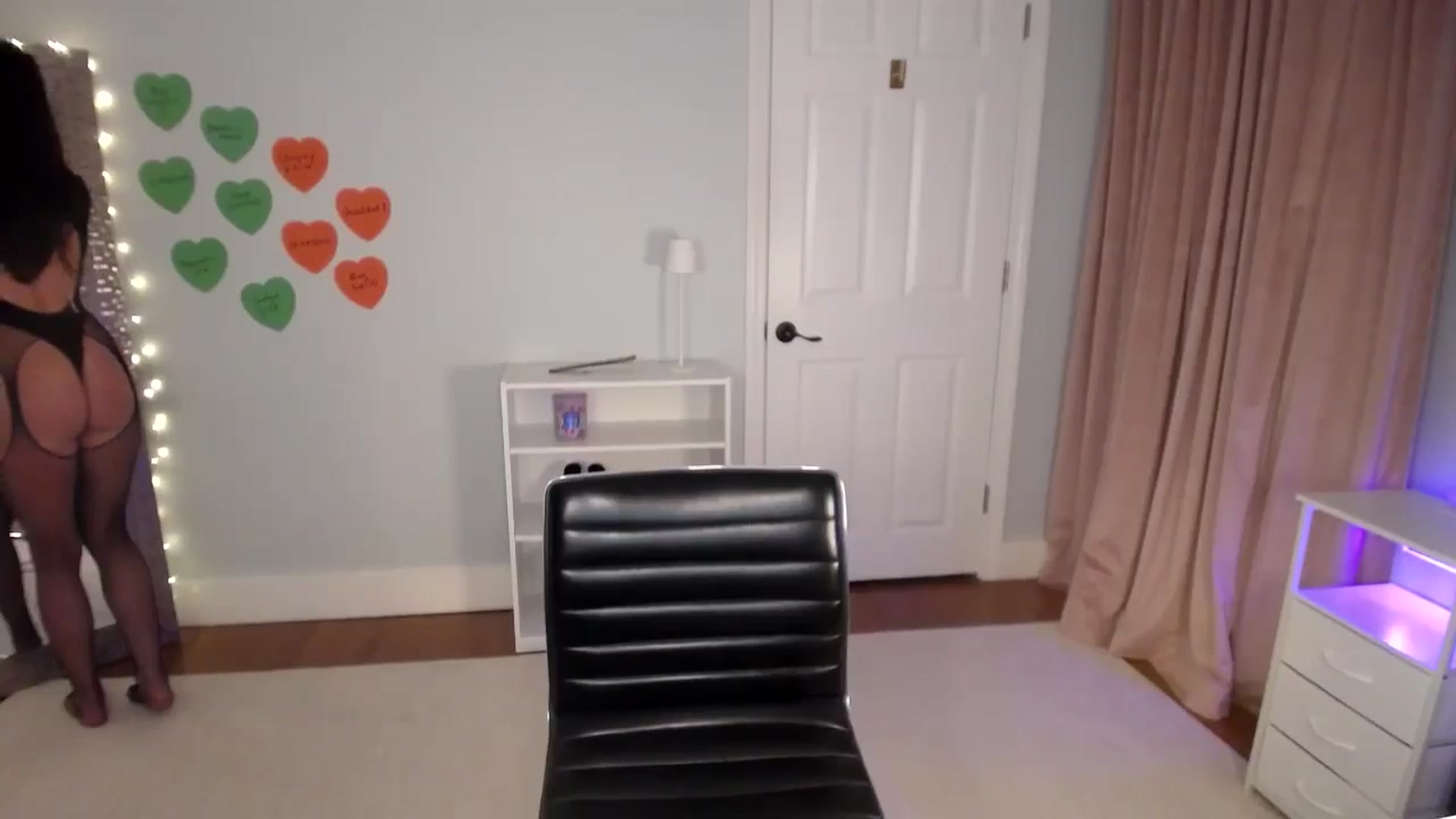 Gallery image thumbnail from FitKira's myfreecams stream on, 11/07/2025, 23:17 image 4 of 20