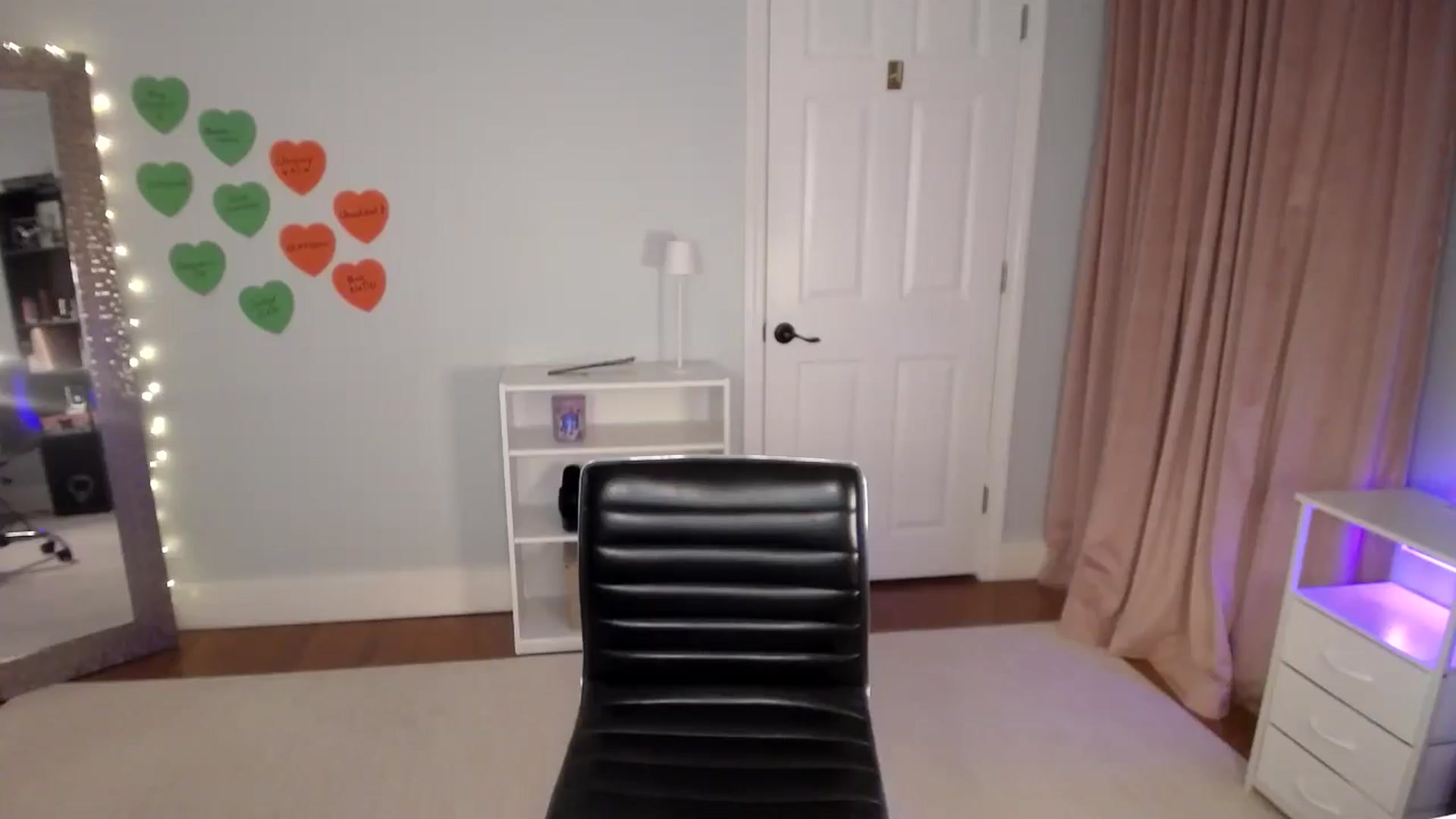 Gallery image thumbnail from FitKira's myfreecams stream on, 11/07/2025, 23:17 image 14 of 20