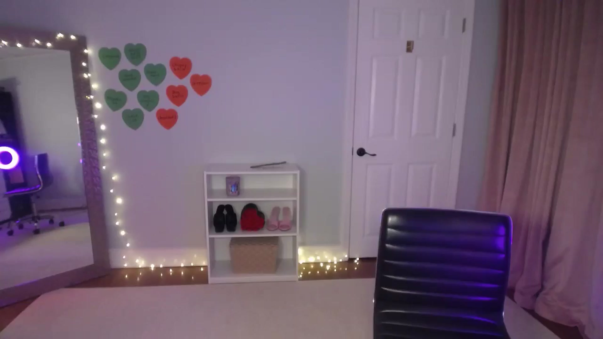 Gallery image thumbnail from FitKira's myfreecams stream on, 12/08/2025, 24:52 image 9 of 20