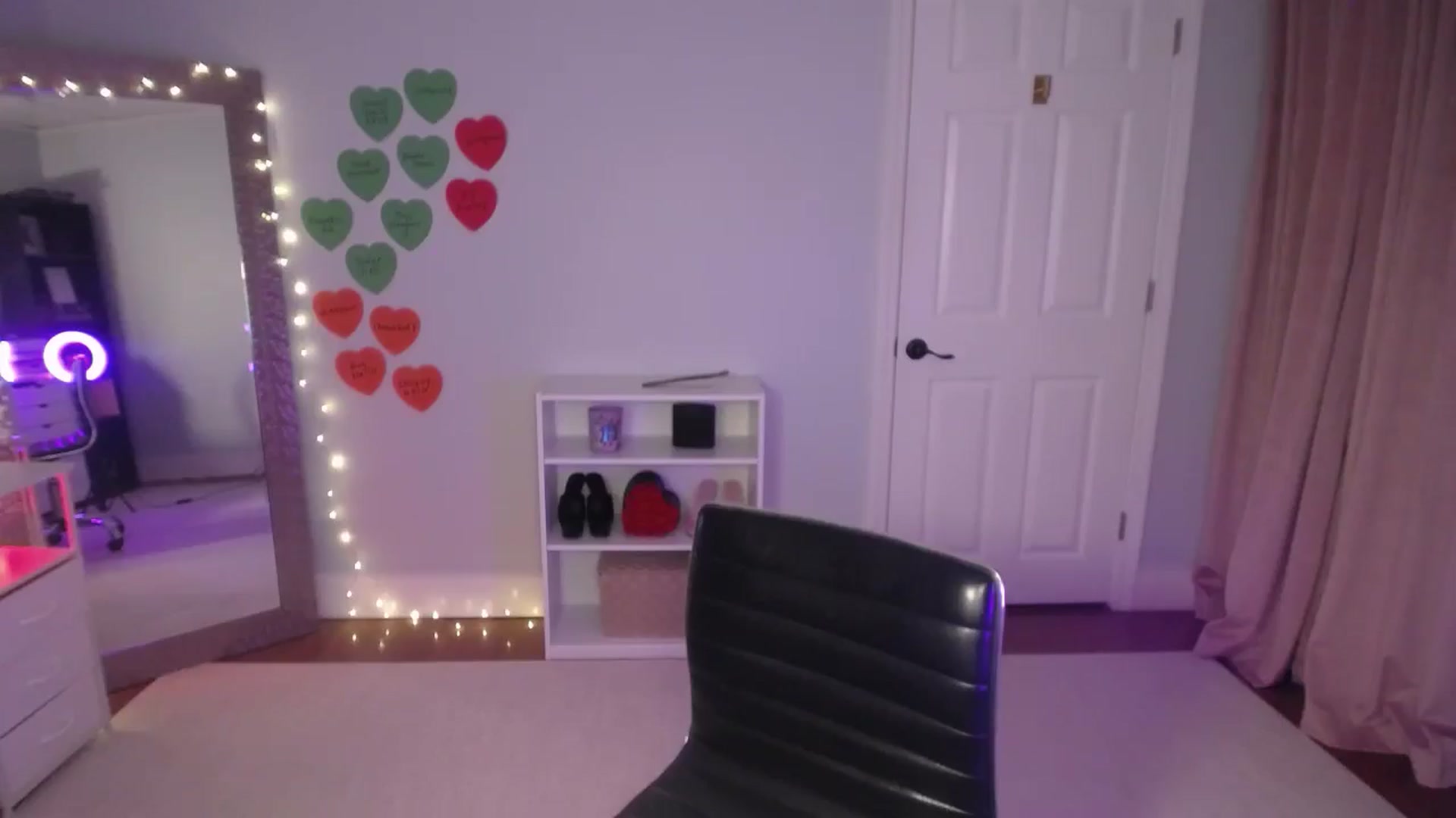 Gallery image thumbnail from FitKira's myfreecams stream on, 12/09/2025, 02:35 image 4 of 20