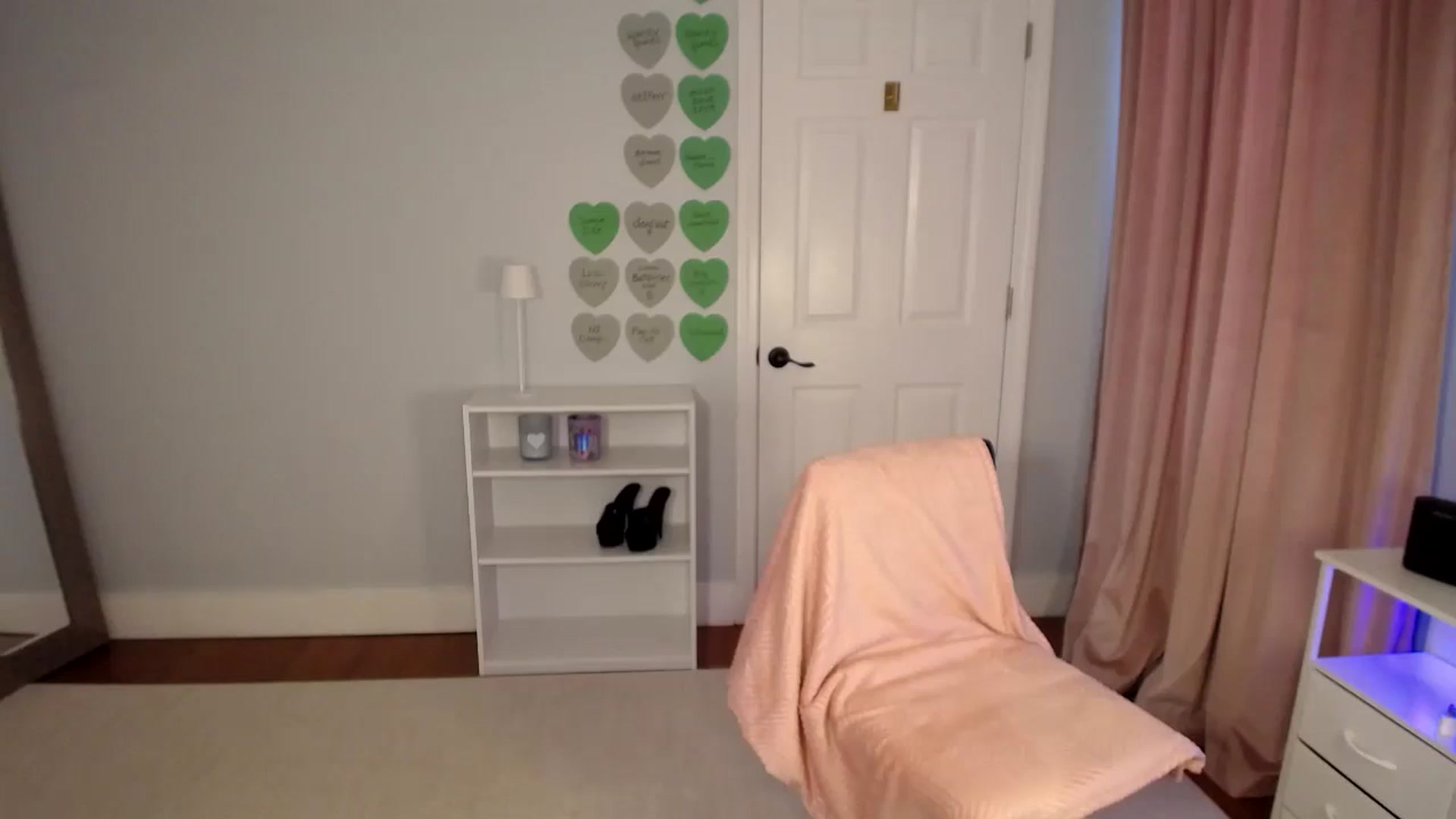 Gallery image thumbnail from FitKira's myfreecams stream on, 04/23/2026, 22:48 image 7 of 20