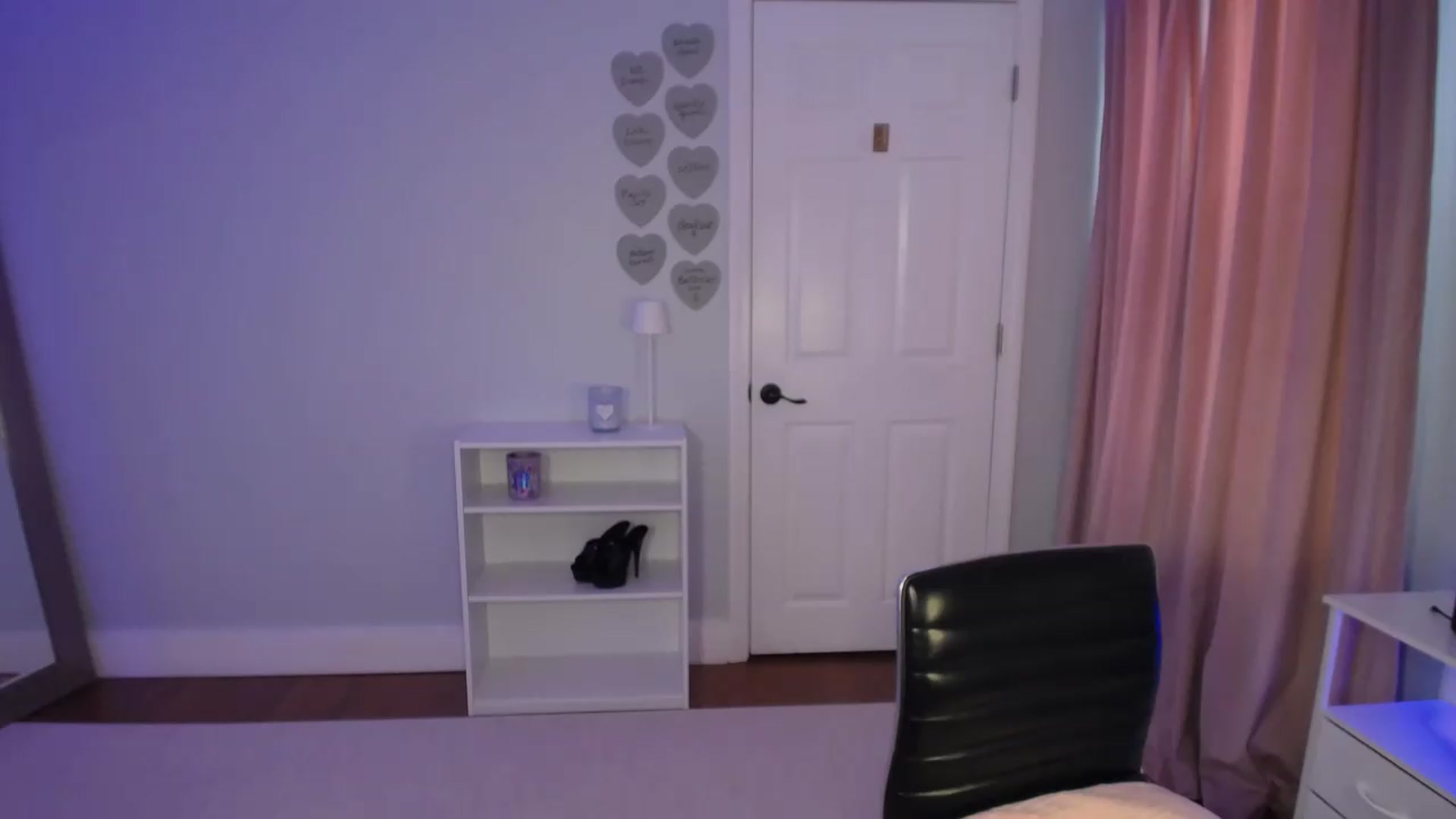 Gallery image thumbnail from FitKira's myfreecams stream on, 06/10/2026, 22:40 image 7 of 20