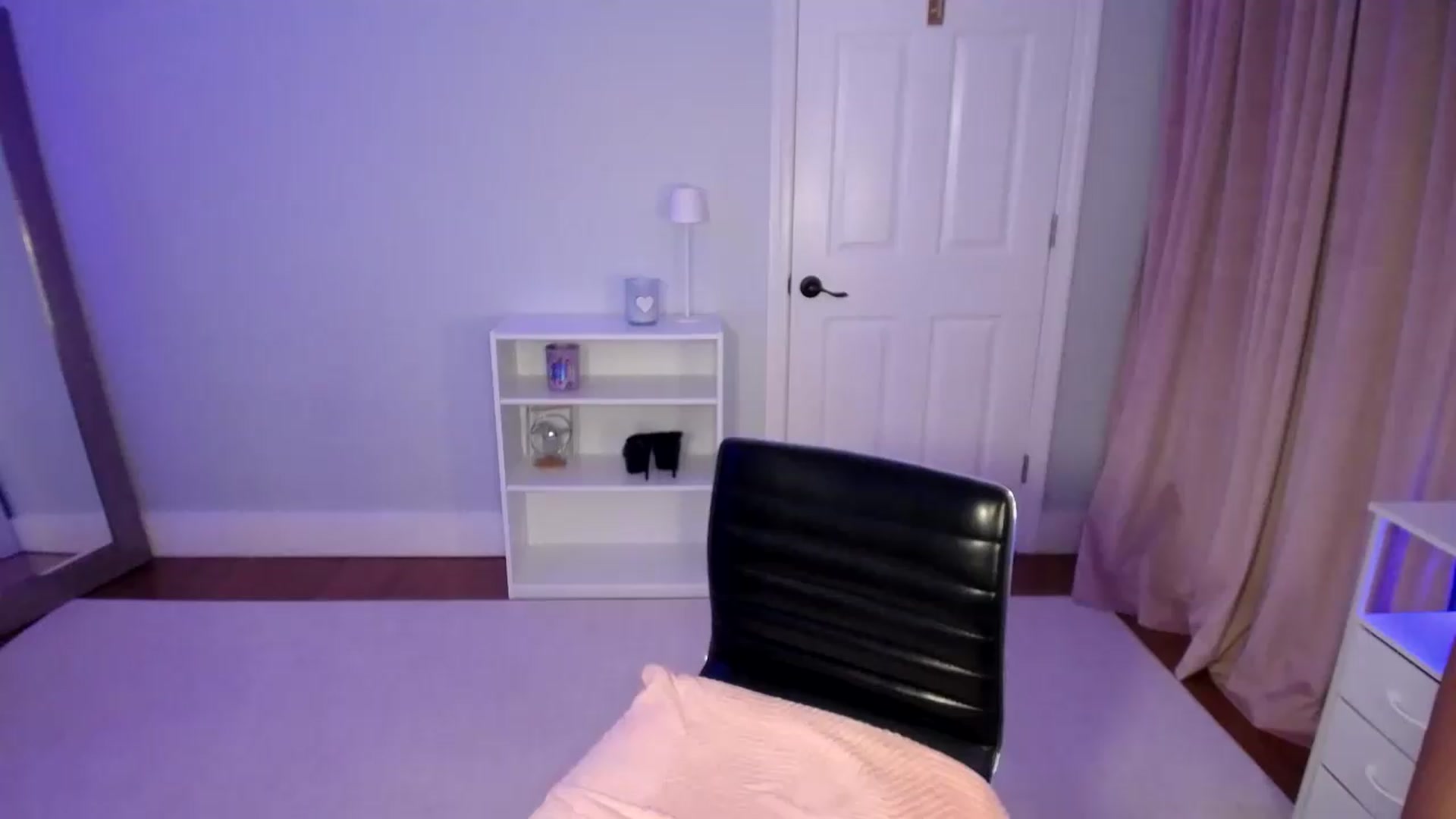 Gallery image thumbnail from FitKira's myfreecams stream on, 08/11/2026, 24:57 image 1 of 20