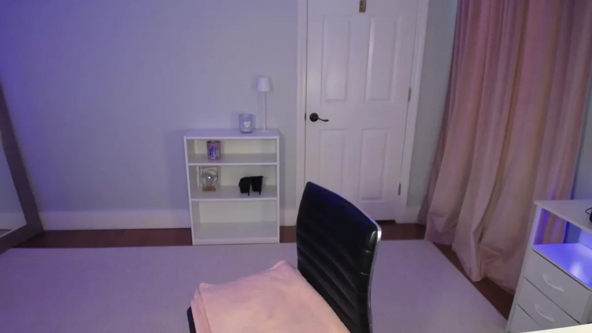 Gallery image thumbnail from FitKira's myfreecams stream on, 08/12/2026, 23:00 image 20 of 20