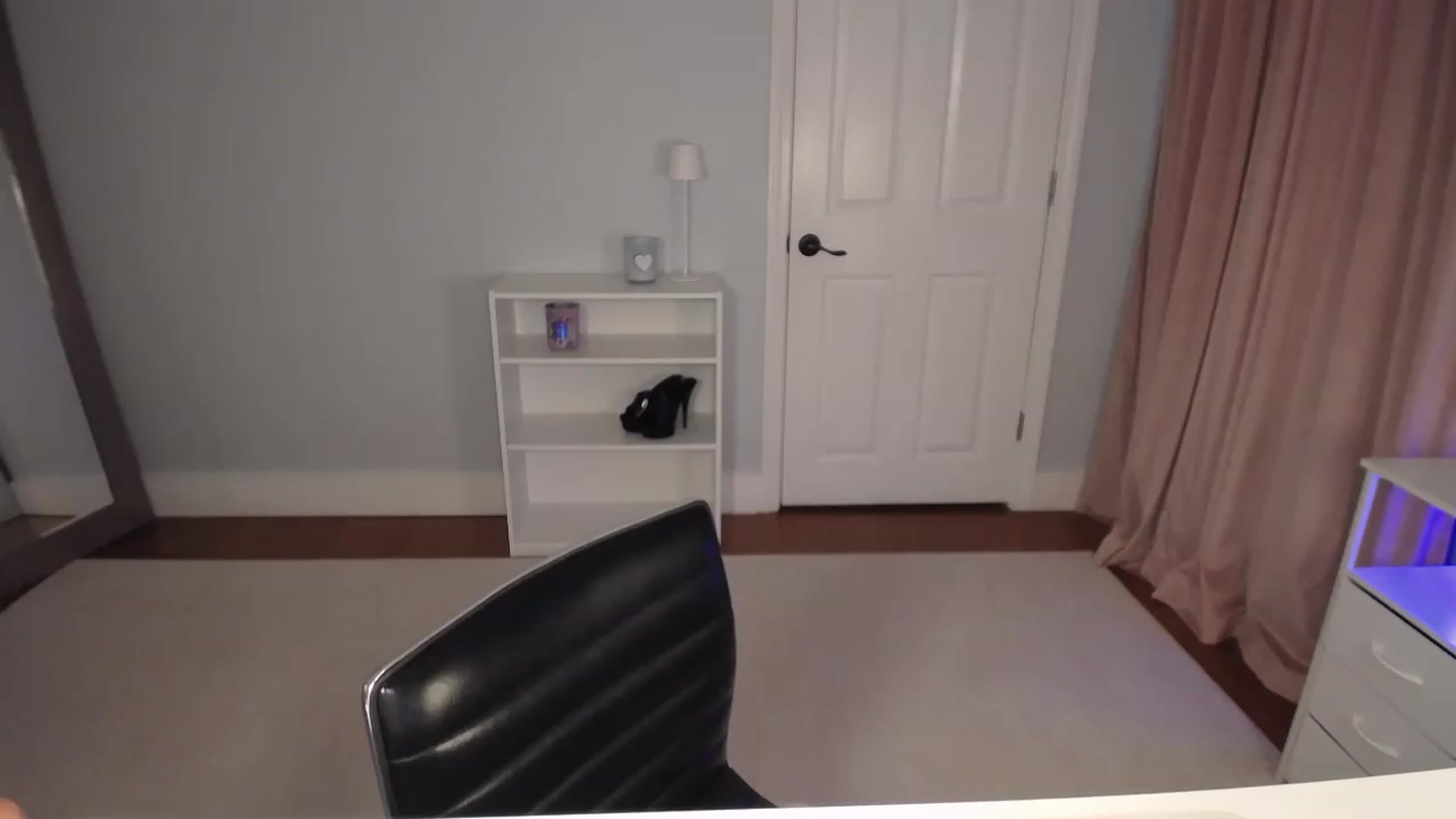 Gallery image thumbnail from FitKira's myfreecams stream on, 09/01/2026, 22:37 image 18 of 20
