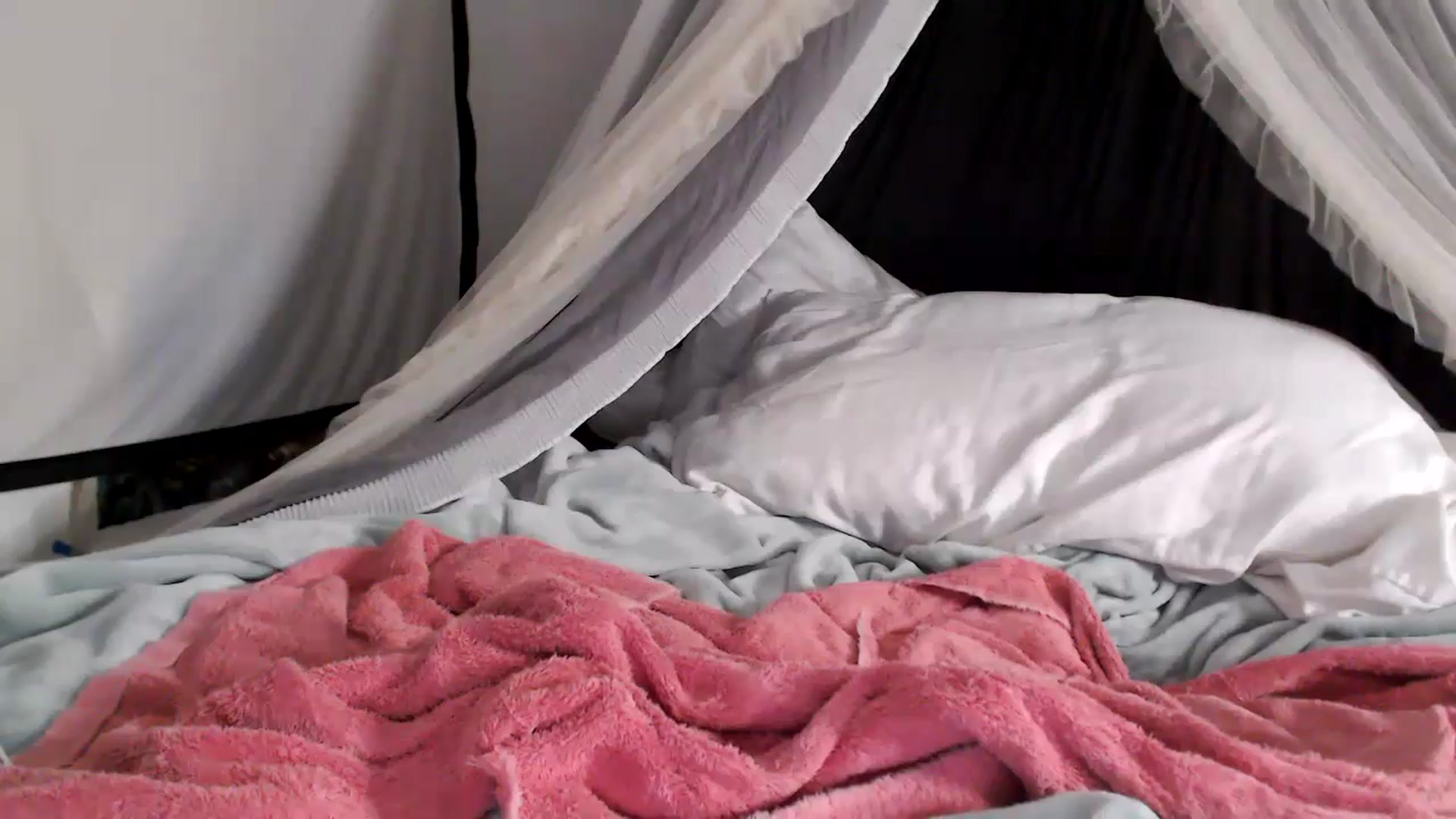 Gallery image thumbnail from FitMILFAlissa's myfreecams stream on, 10/15/2024, 23:29 image 10 of 20