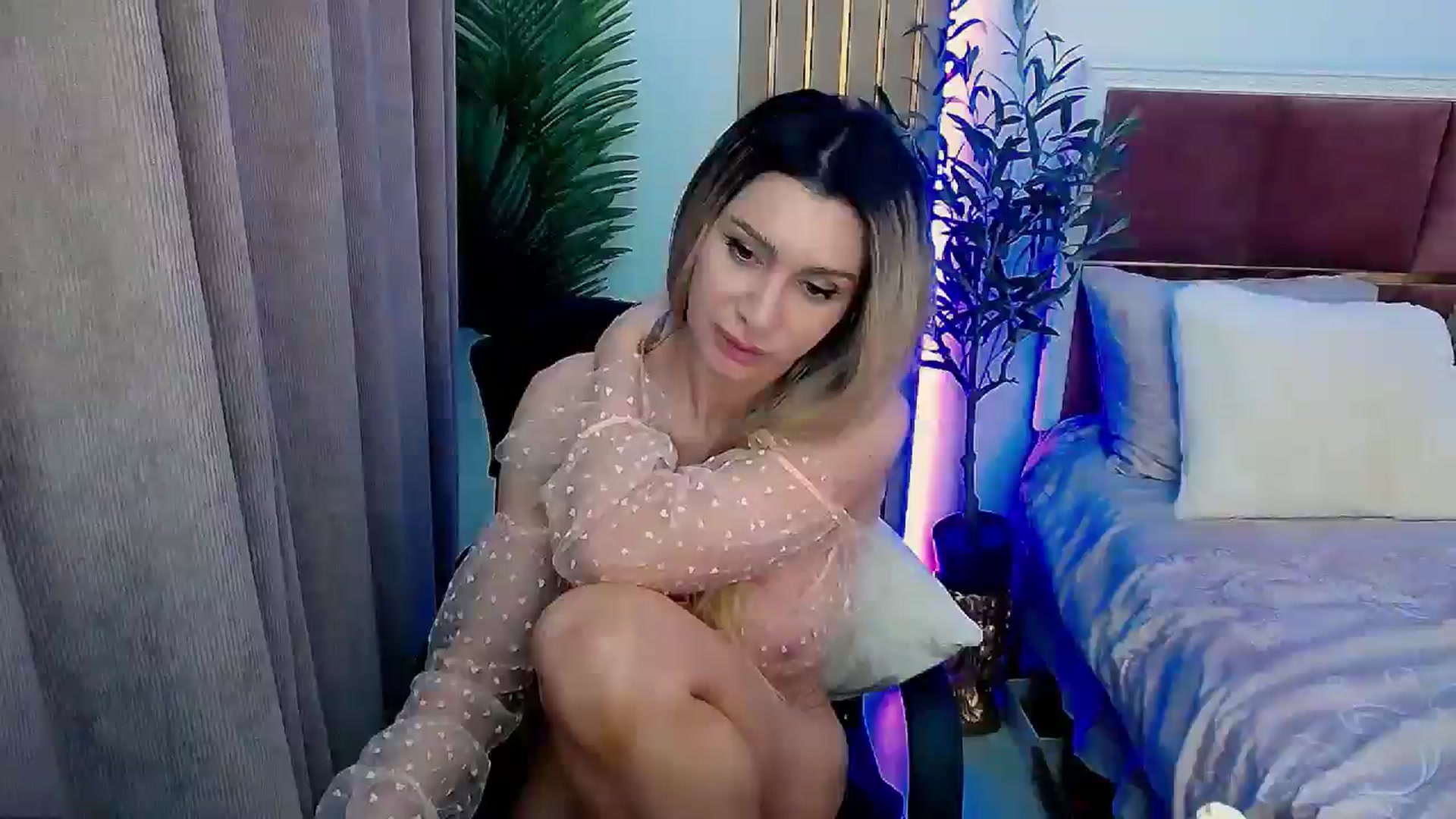 Gallery image thumbnail from FitMaya's myfreecams stream on, 01/13/2026, 23:12 image 12 of 20