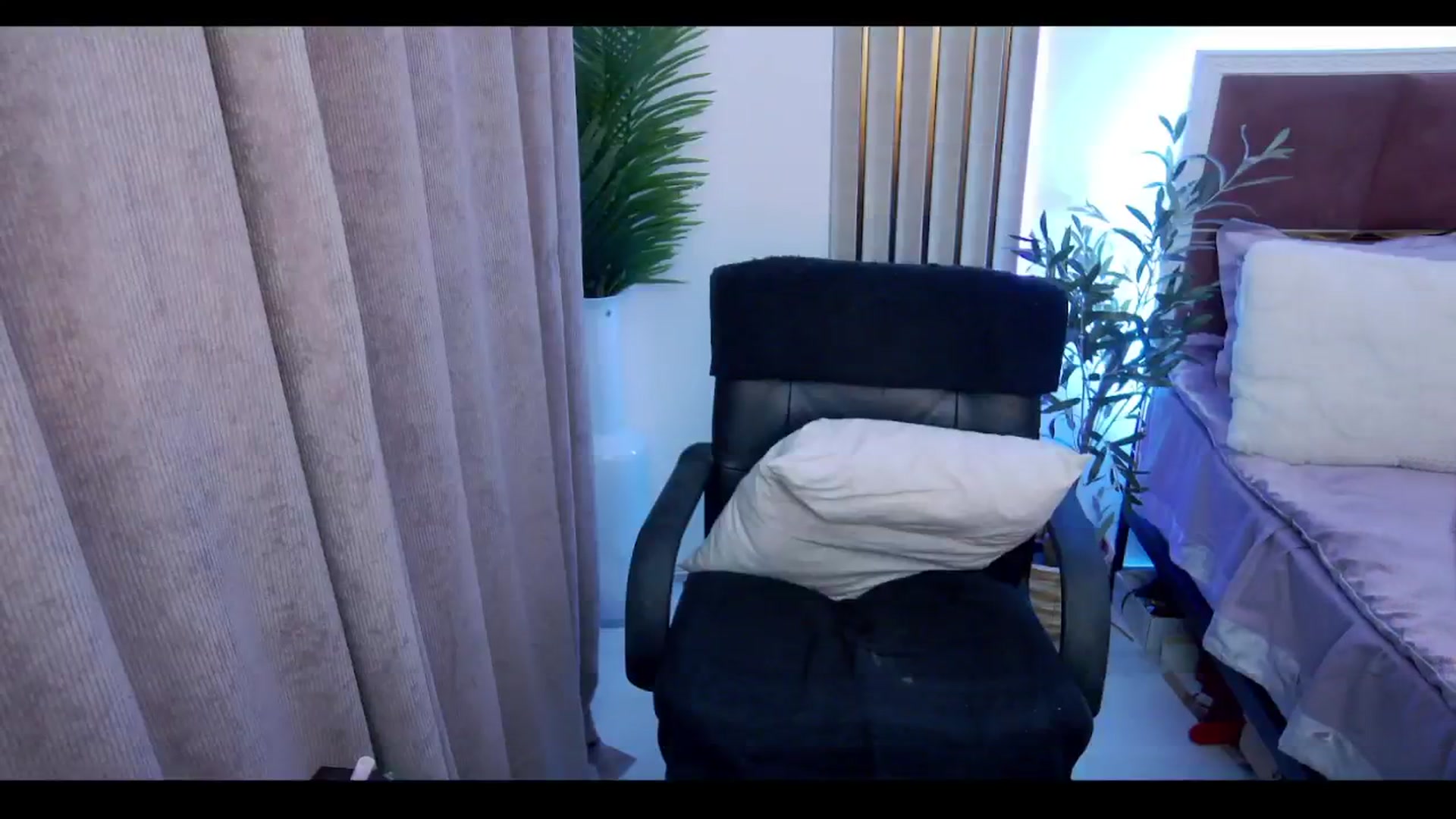 Gallery image thumbnail from FitMaya's myfreecams stream on, 03/23/2026, 24:51 image 20 of 20