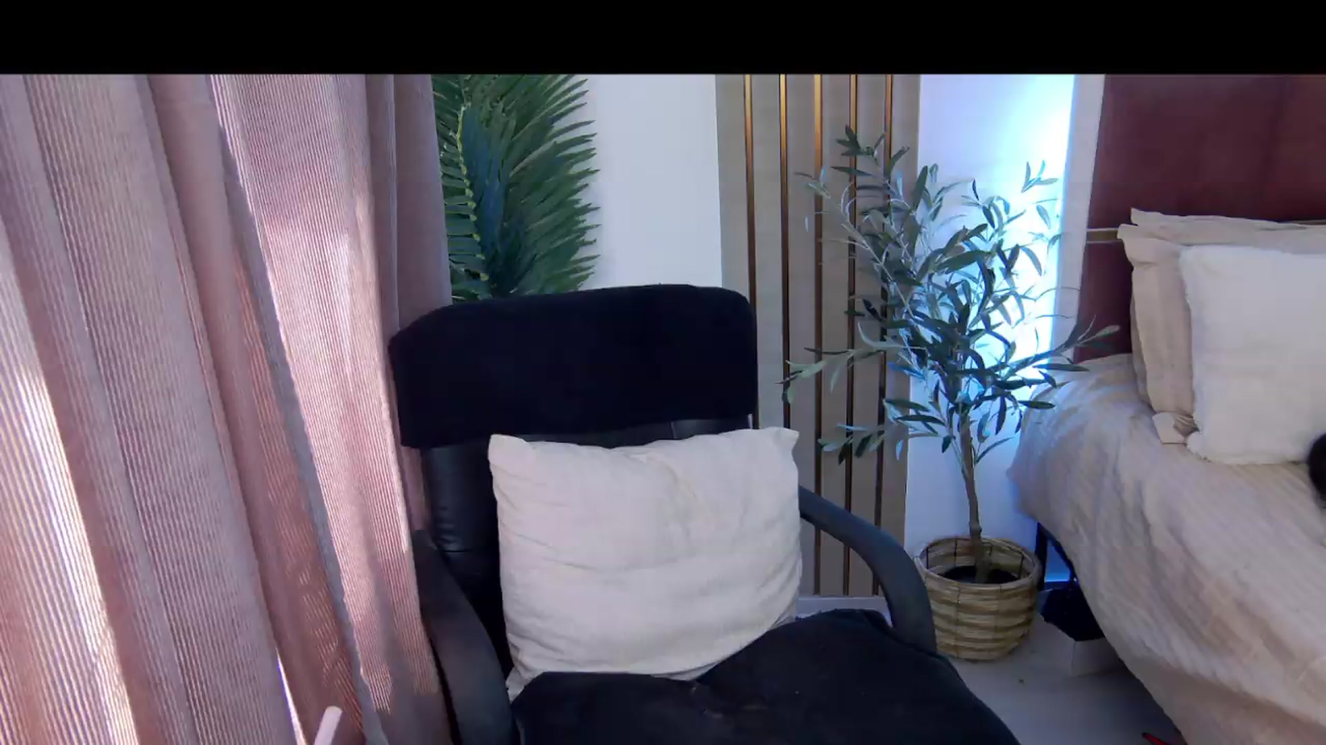 Gallery image thumbnail from FitMaya's myfreecams stream on, 06/30/2026, 14:55 image 1 of 20