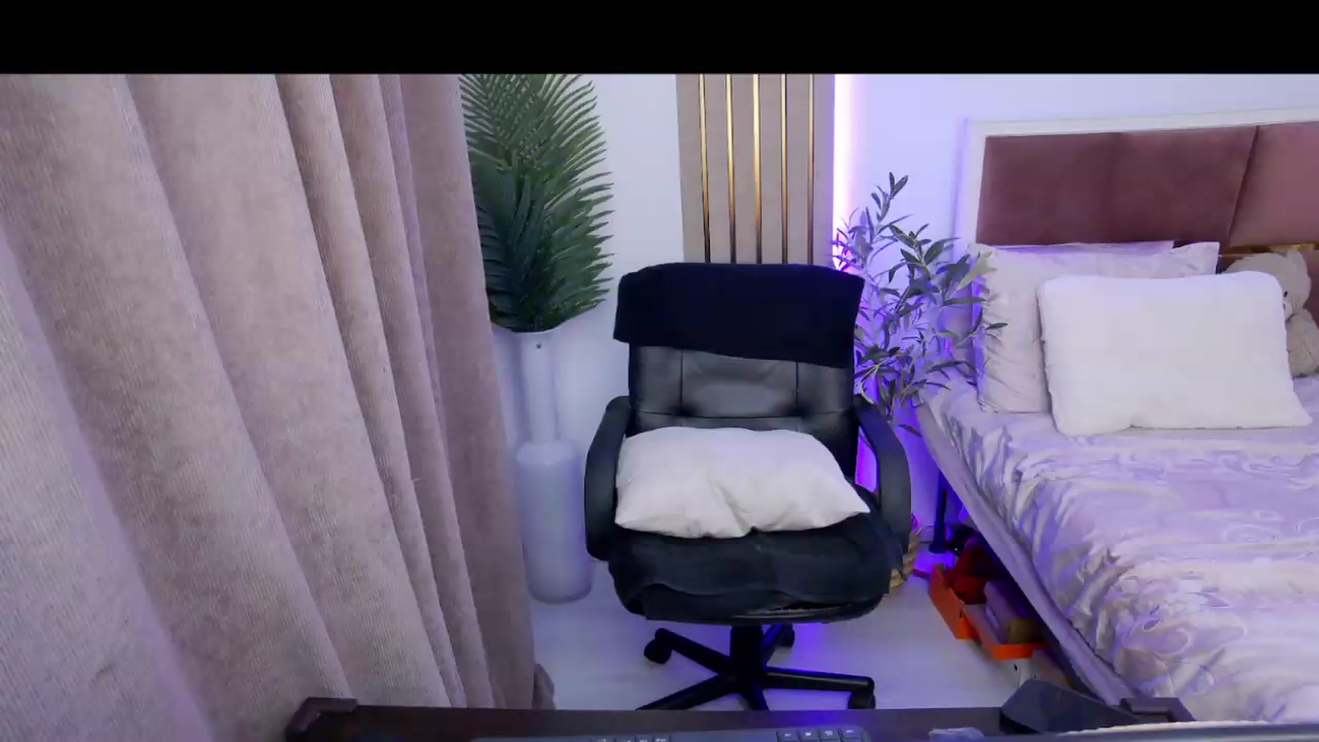Gallery image thumbnail from FitMaya's myfreecams stream on, 07/05/2026, 20:59 image 7 of 20