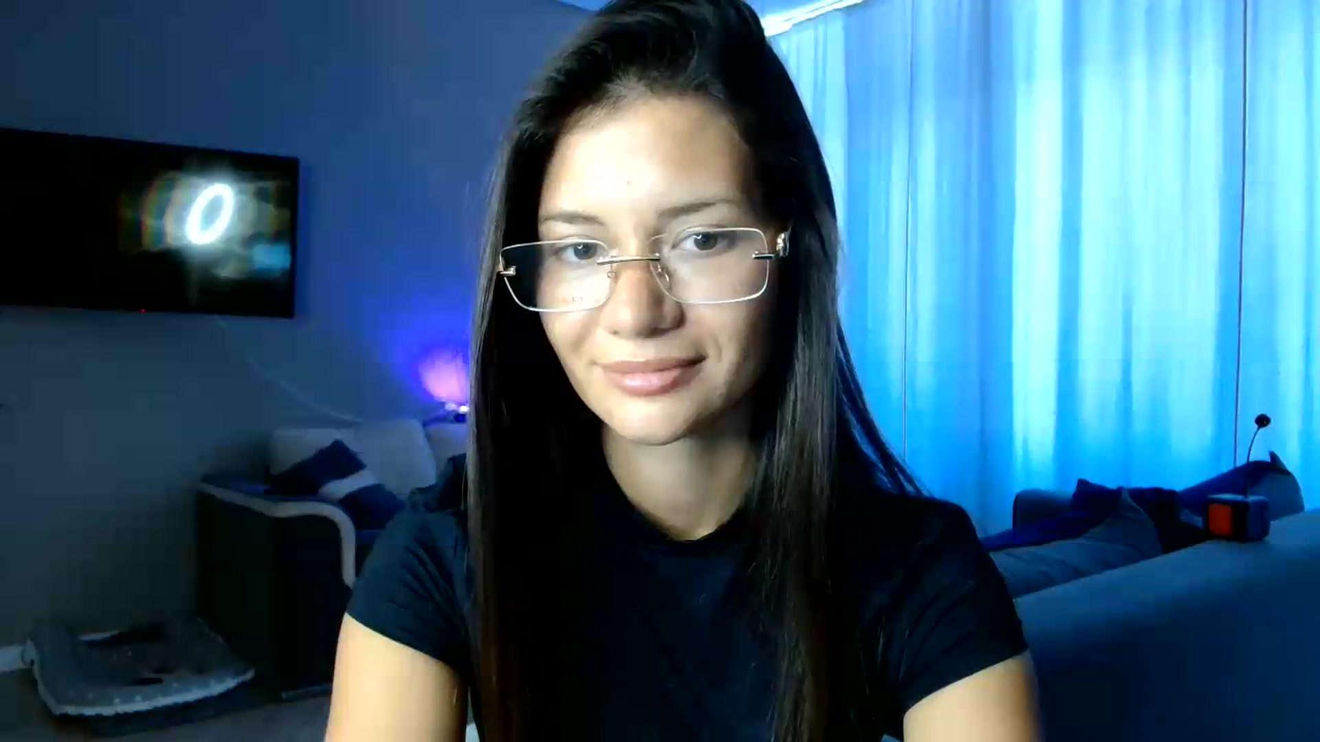 Gallery image thumbnail from FitXoxo's myfreecams stream on, 07/11/2026, 12:14 image 6 of 20