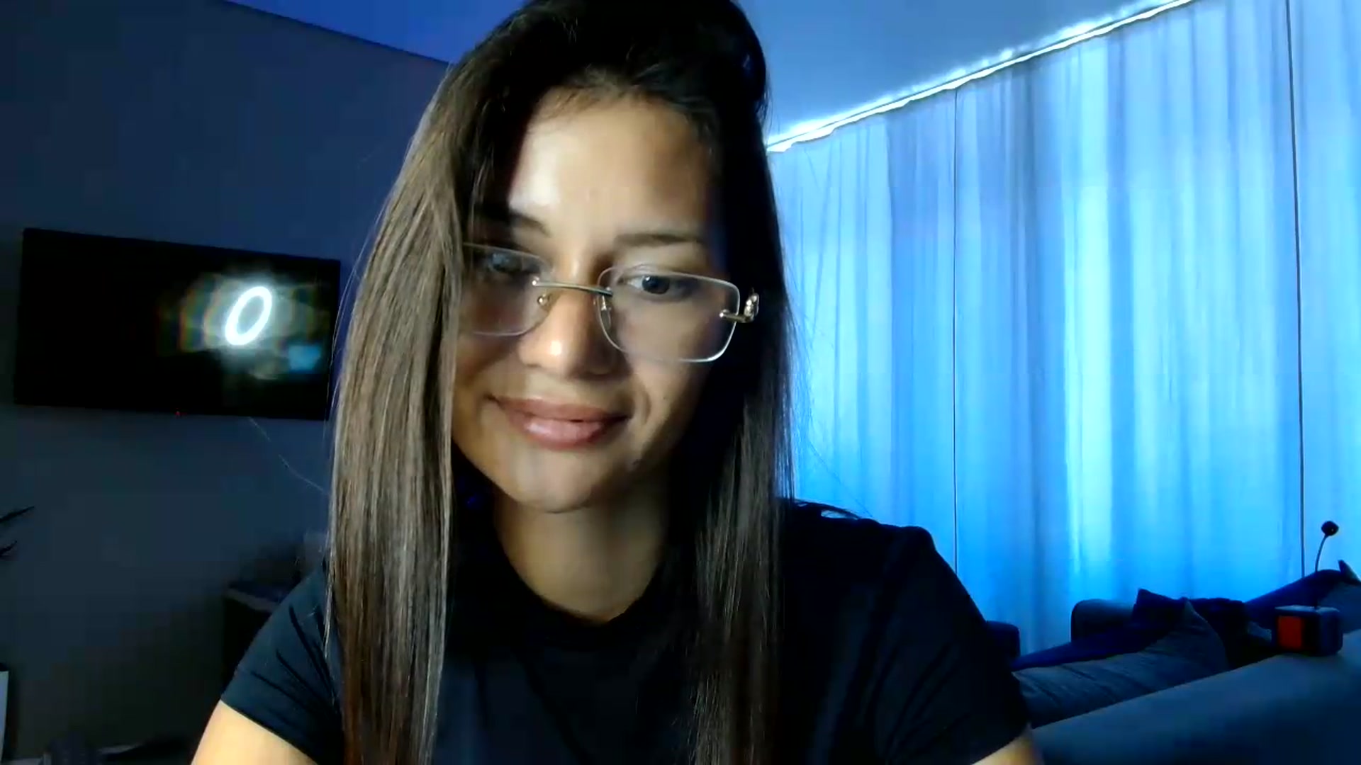 Gallery image thumbnail from FitXoxo's myfreecams stream on, 07/11/2026, 12:14 image 12 of 20