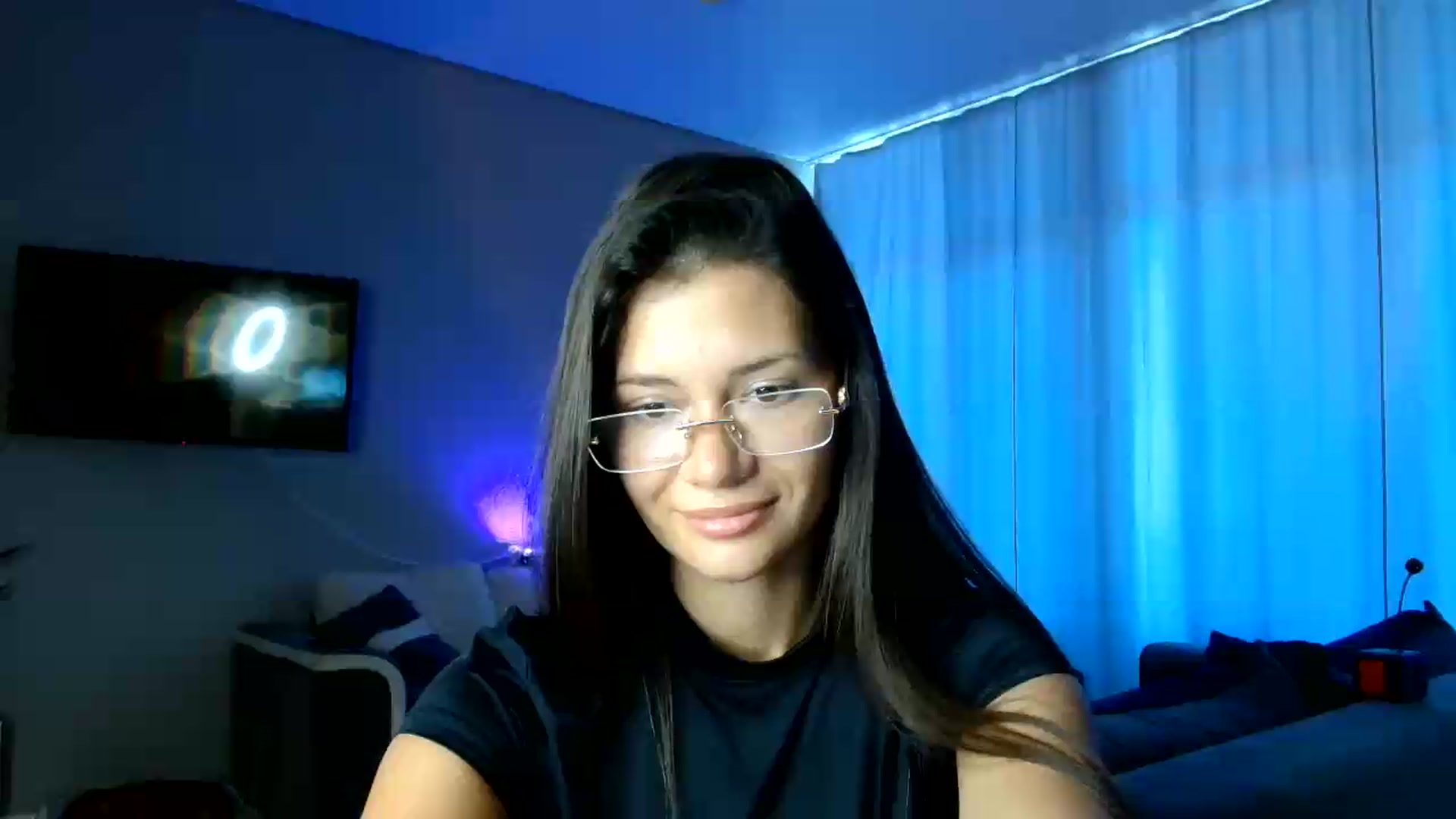 Gallery image thumbnail from FitXoxo's myfreecams stream on, 07/11/2026, 12:14 image 17 of 20