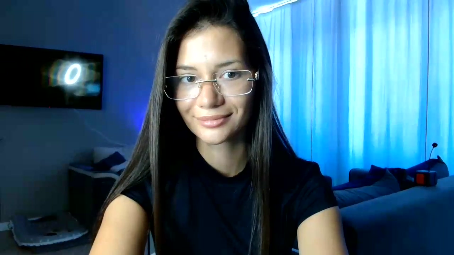Gallery image thumbnail from FitXoxo's myfreecams stream on, 07/11/2026, 12:14 image 7 of 20
