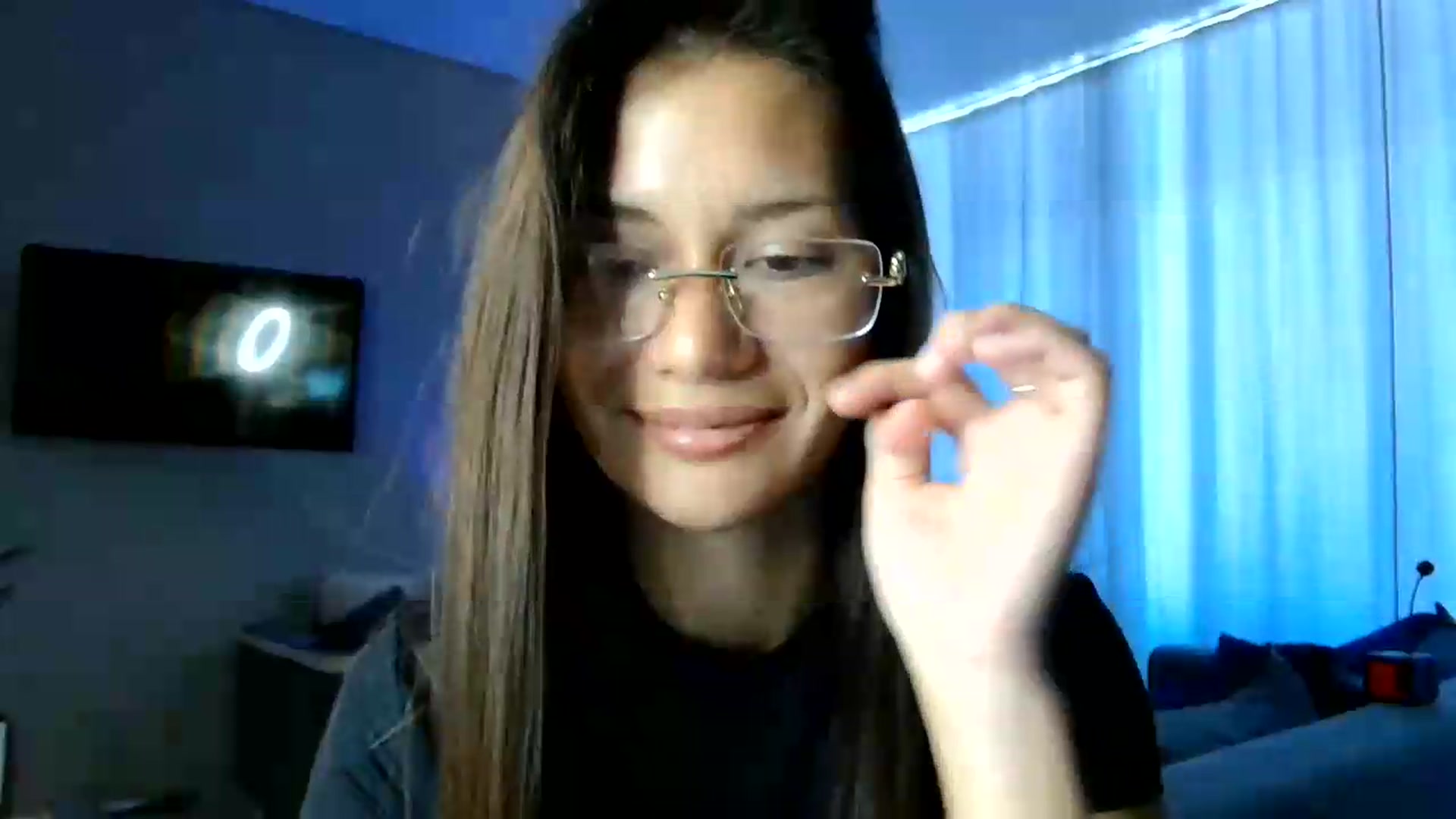 Gallery image thumbnail from FitXoxo's myfreecams stream on, 07/11/2026, 12:14 image 11 of 20