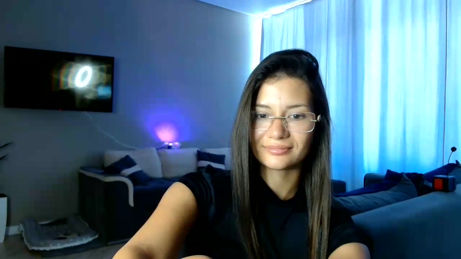 Gallery image thumbnail from FitXoxo's myfreecams stream on, 07/11/2026, 12:14 image 10 of 20