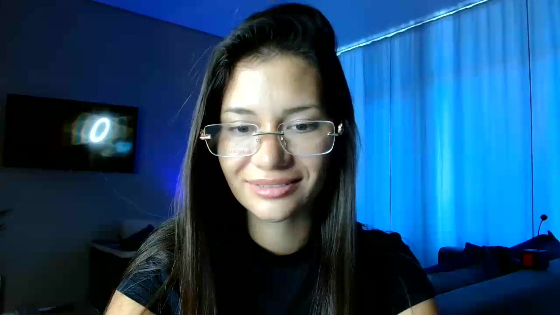 Gallery image thumbnail from FitXoxo's myfreecams stream on, 07/11/2026, 12:14 image 14 of 20