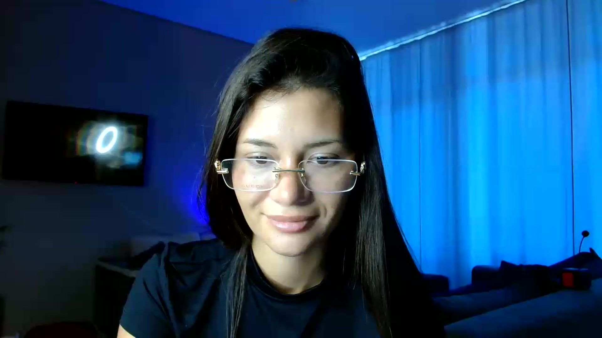 Gallery image thumbnail from FitXoxo's myfreecams stream on, 07/11/2026, 12:14 image 16 of 20