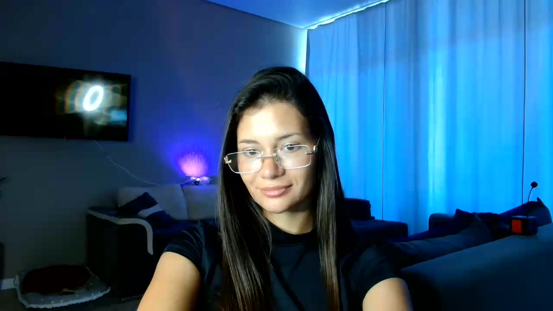 Gallery image thumbnail from FitXoxo's myfreecams stream on, 07/11/2026, 12:14 image 19 of 20