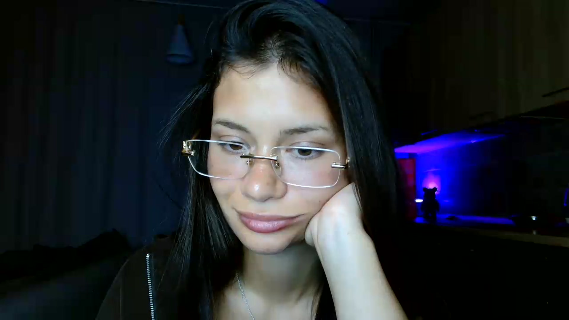 Gallery image thumbnail from FitXoxo's myfreecams stream on, 07/13/2026, 20:33 image 18 of 20