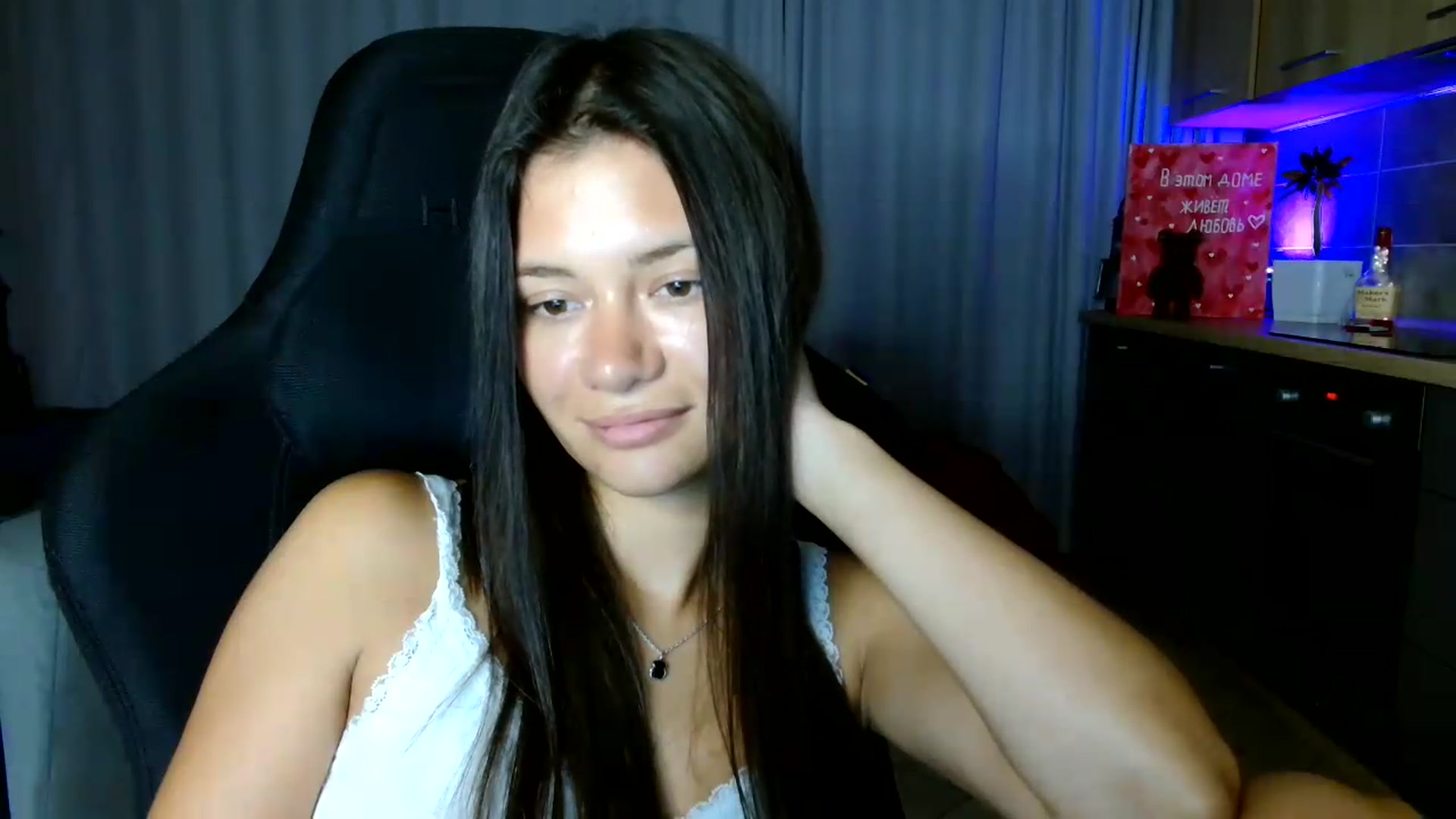 Gallery image thumbnail from FitXoxo's myfreecams stream on, 07/15/2026, 19:28 image 14 of 20
