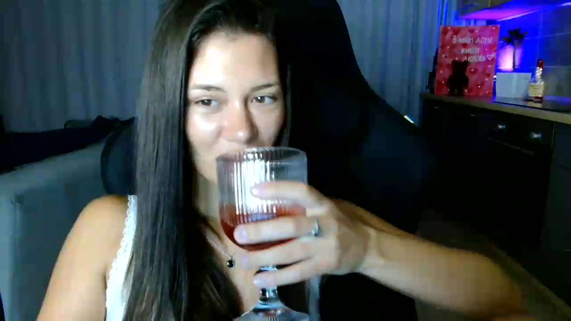 Gallery image thumbnail from FitXoxo's myfreecams stream on, 07/15/2026, 19:28 image 20 of 20