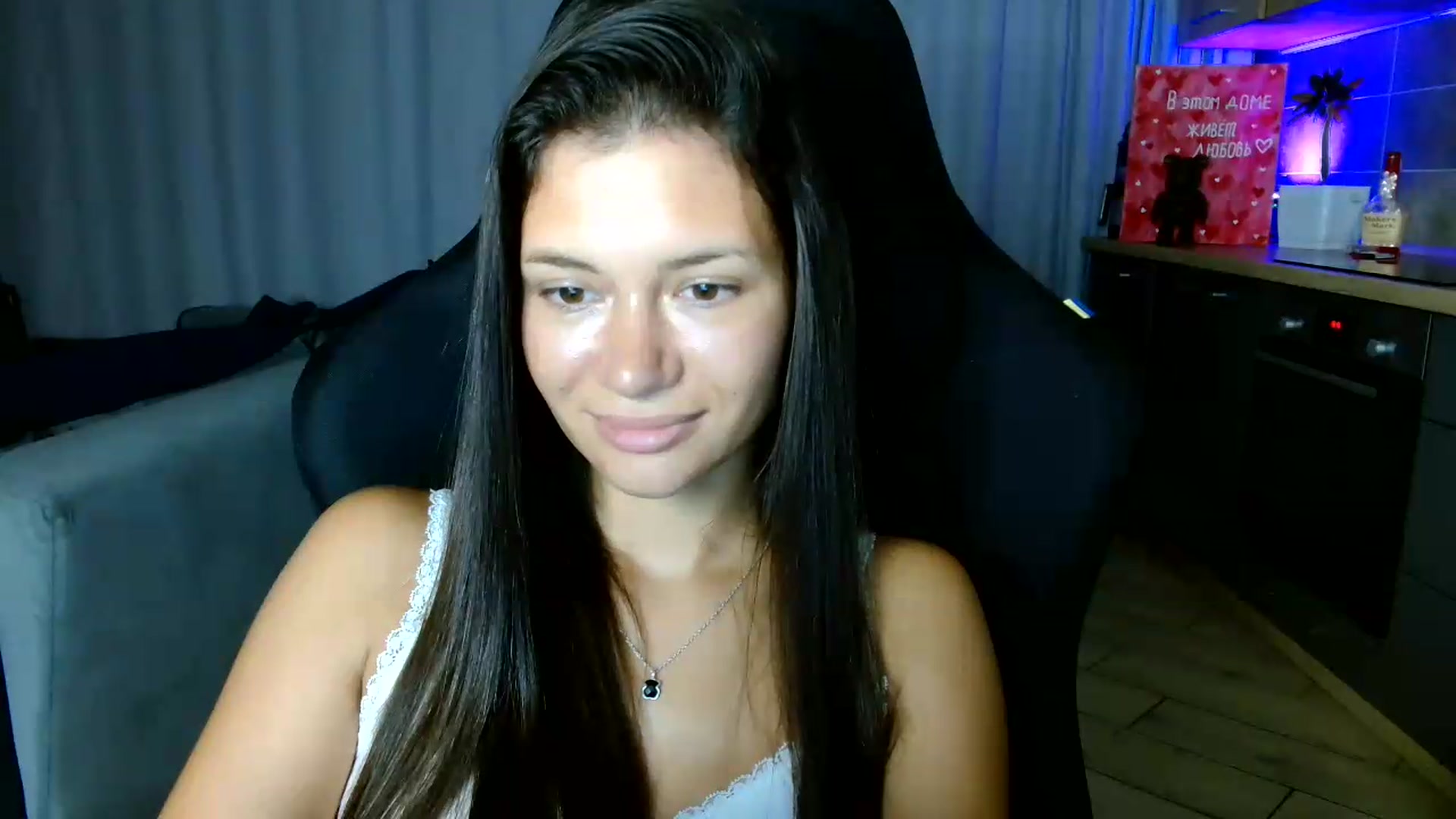 Gallery image thumbnail from FitXoxo's myfreecams stream on, 07/15/2026, 19:28 image 19 of 20