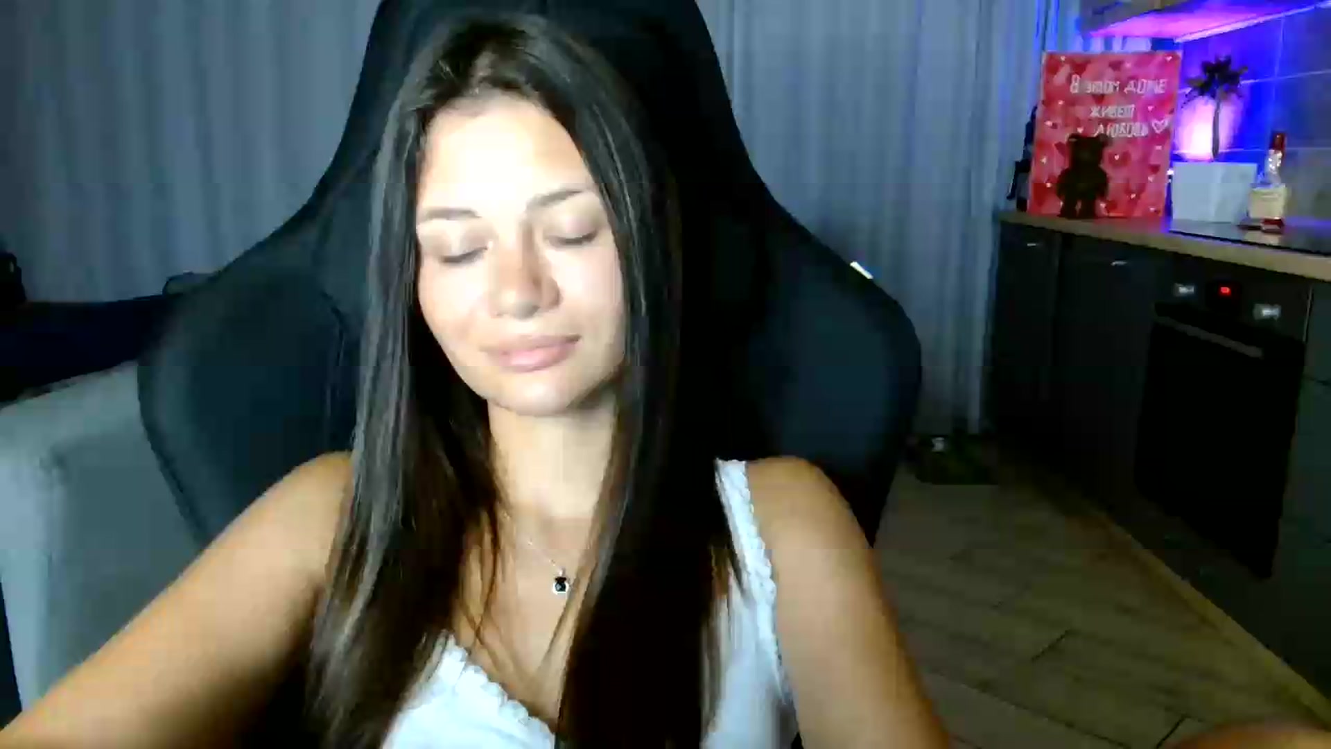 Gallery image thumbnail from FitXoxo's myfreecams stream on, 07/15/2026, 19:28 image 10 of 20
