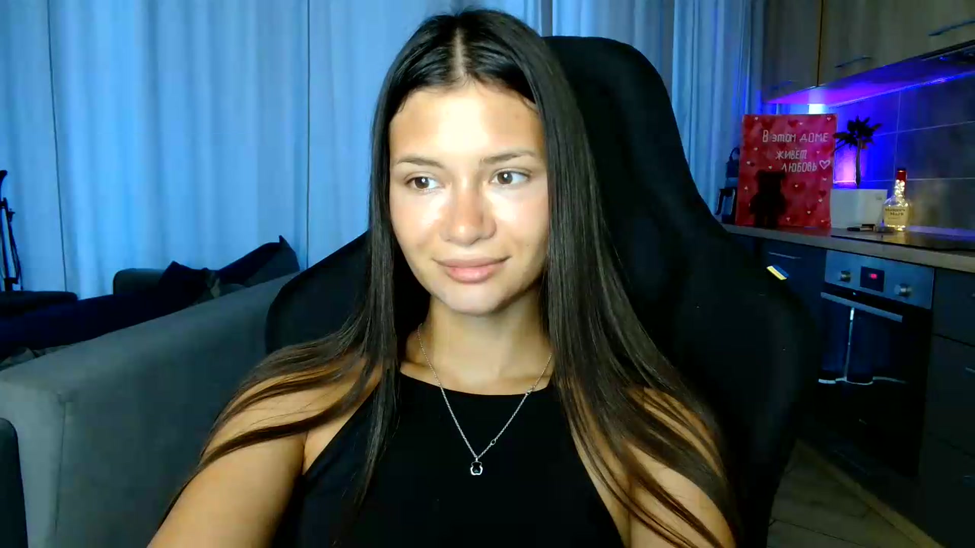 Gallery image thumbnail from FitXoxo's myfreecams stream on, 07/16/2026, 16:03 image 19 of 20