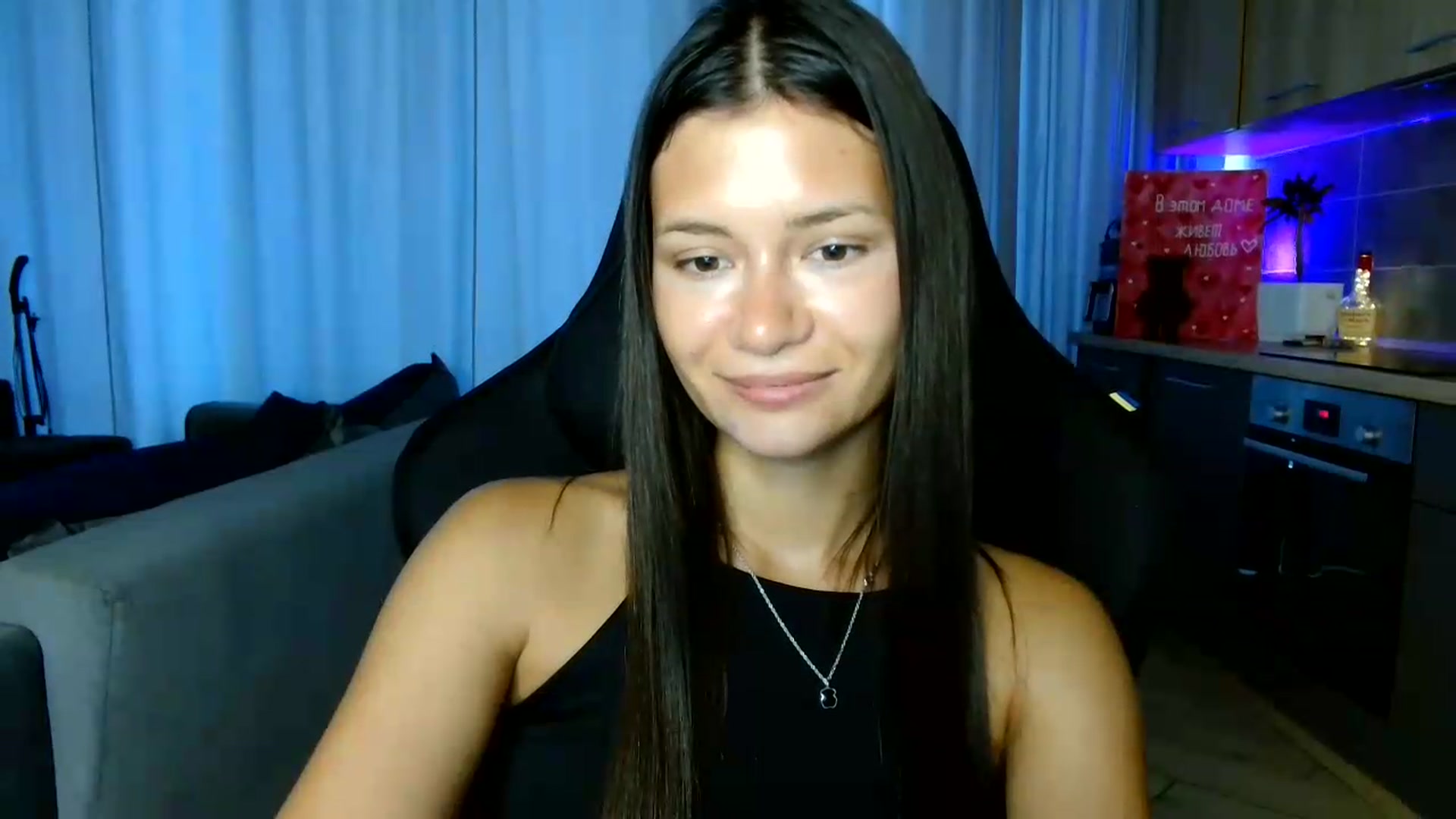 Gallery image thumbnail from FitXoxo's myfreecams stream on, 07/16/2026, 16:03 image 15 of 20
