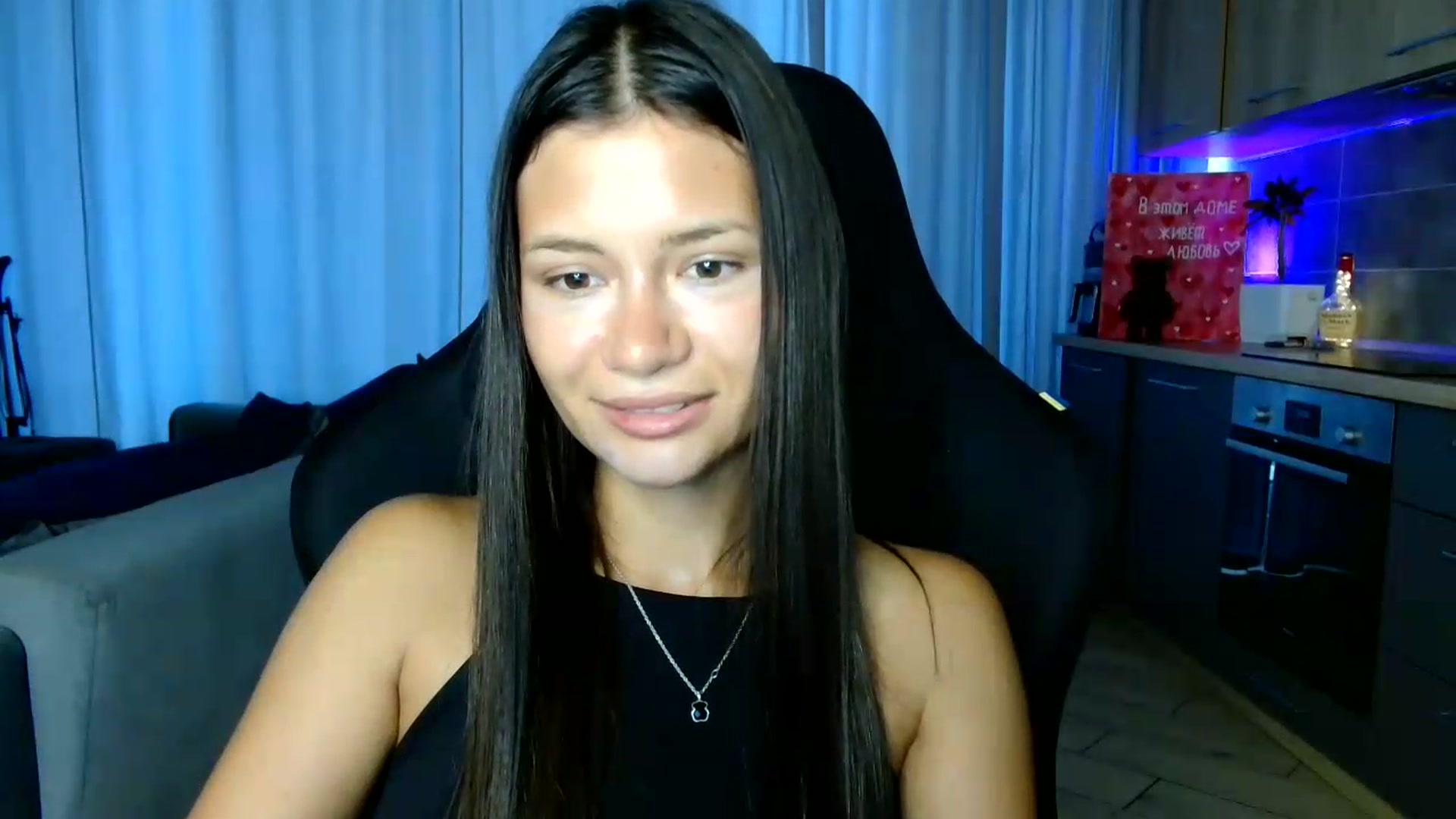 Gallery image thumbnail from FitXoxo's myfreecams stream on, 07/16/2026, 16:03 image 17 of 20