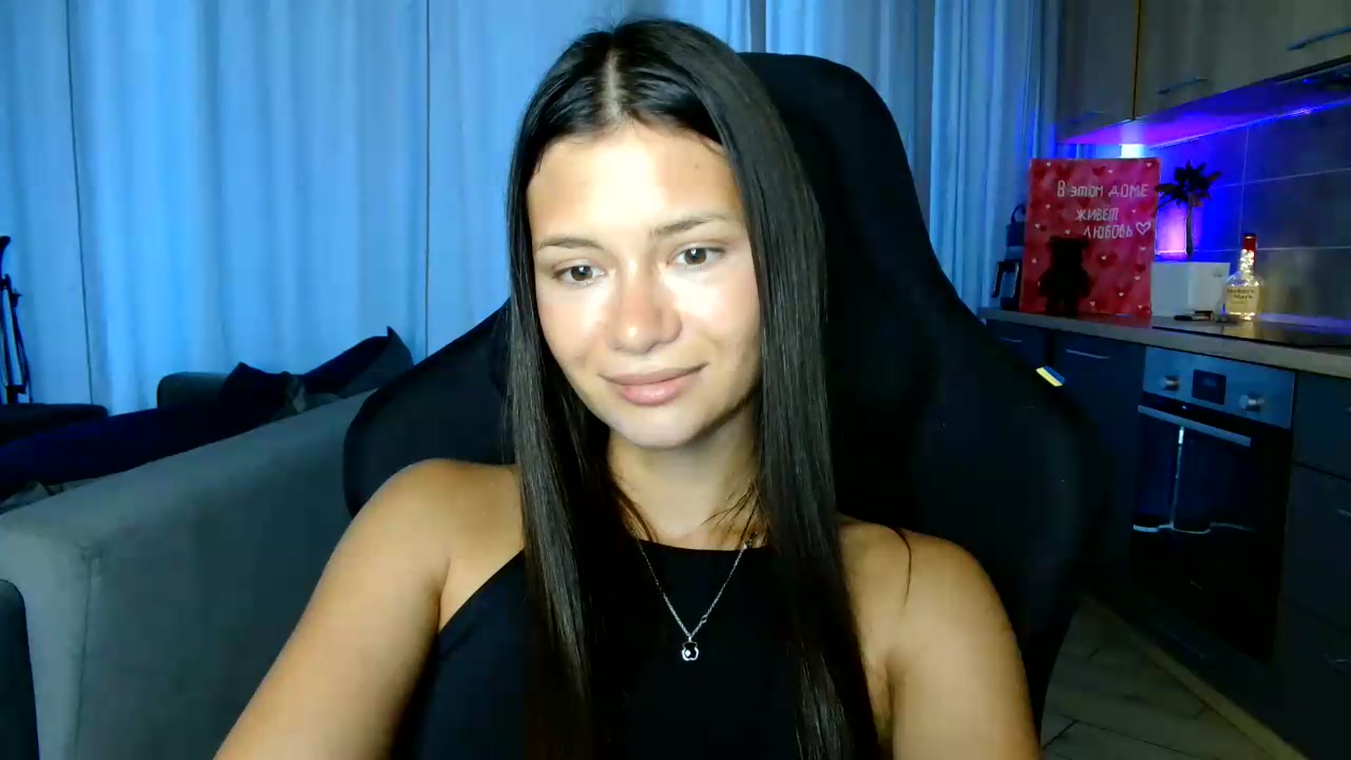 Gallery image thumbnail from FitXoxo's myfreecams stream on, 07/16/2026, 16:03 image 18 of 20