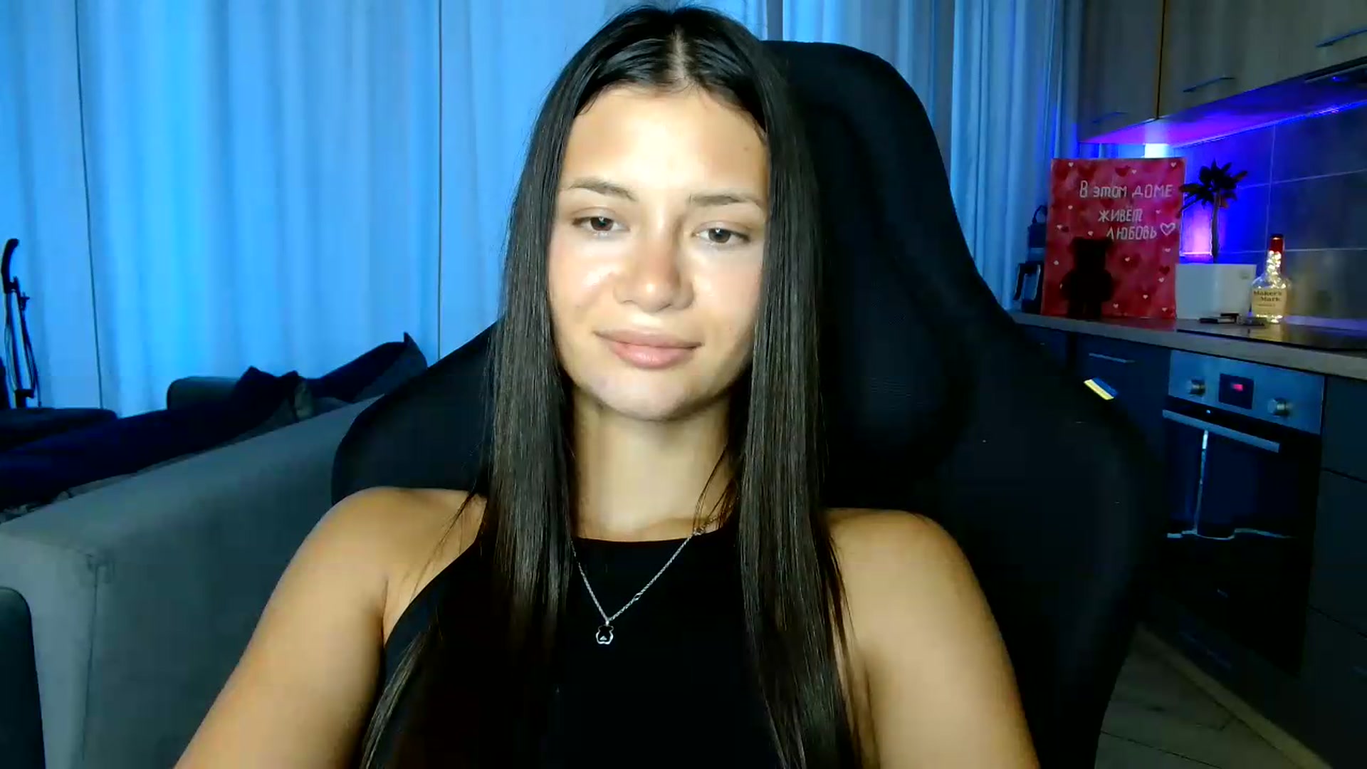 Gallery image thumbnail from FitXoxo's myfreecams stream on, 07/16/2026, 16:03 image 8 of 20