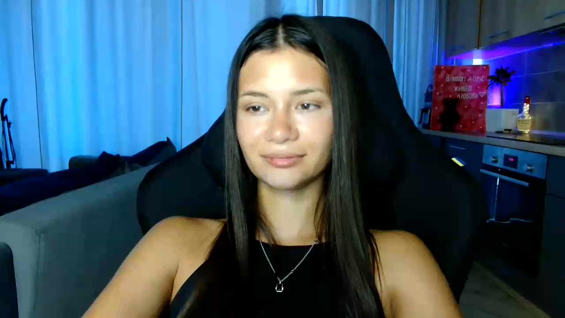 Gallery image thumbnail from FitXoxo's myfreecams stream on, 07/16/2026, 16:03 image 4 of 20