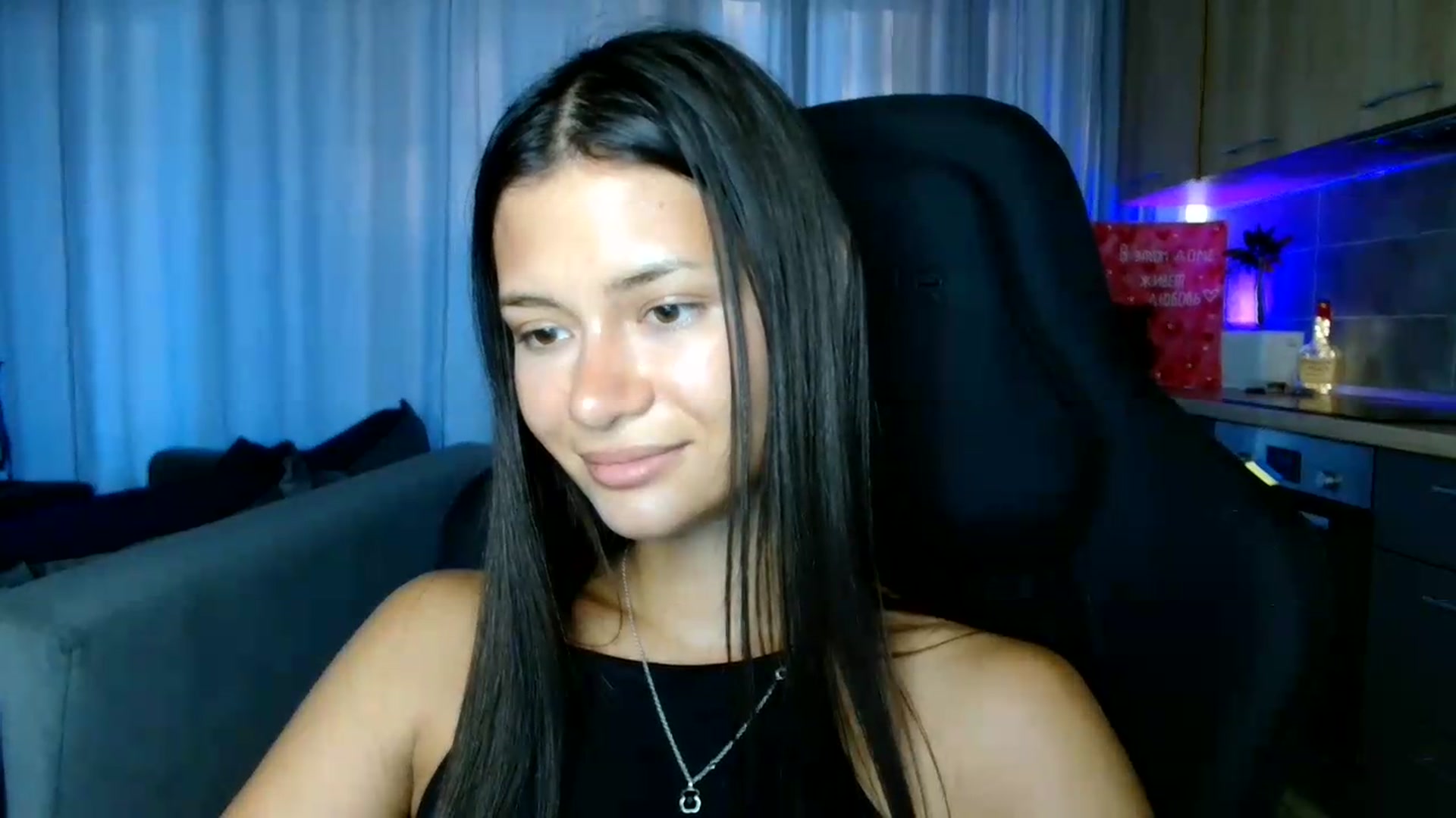 Gallery image thumbnail from FitXoxo's myfreecams stream on, 07/16/2026, 17:13 image 10 of 20