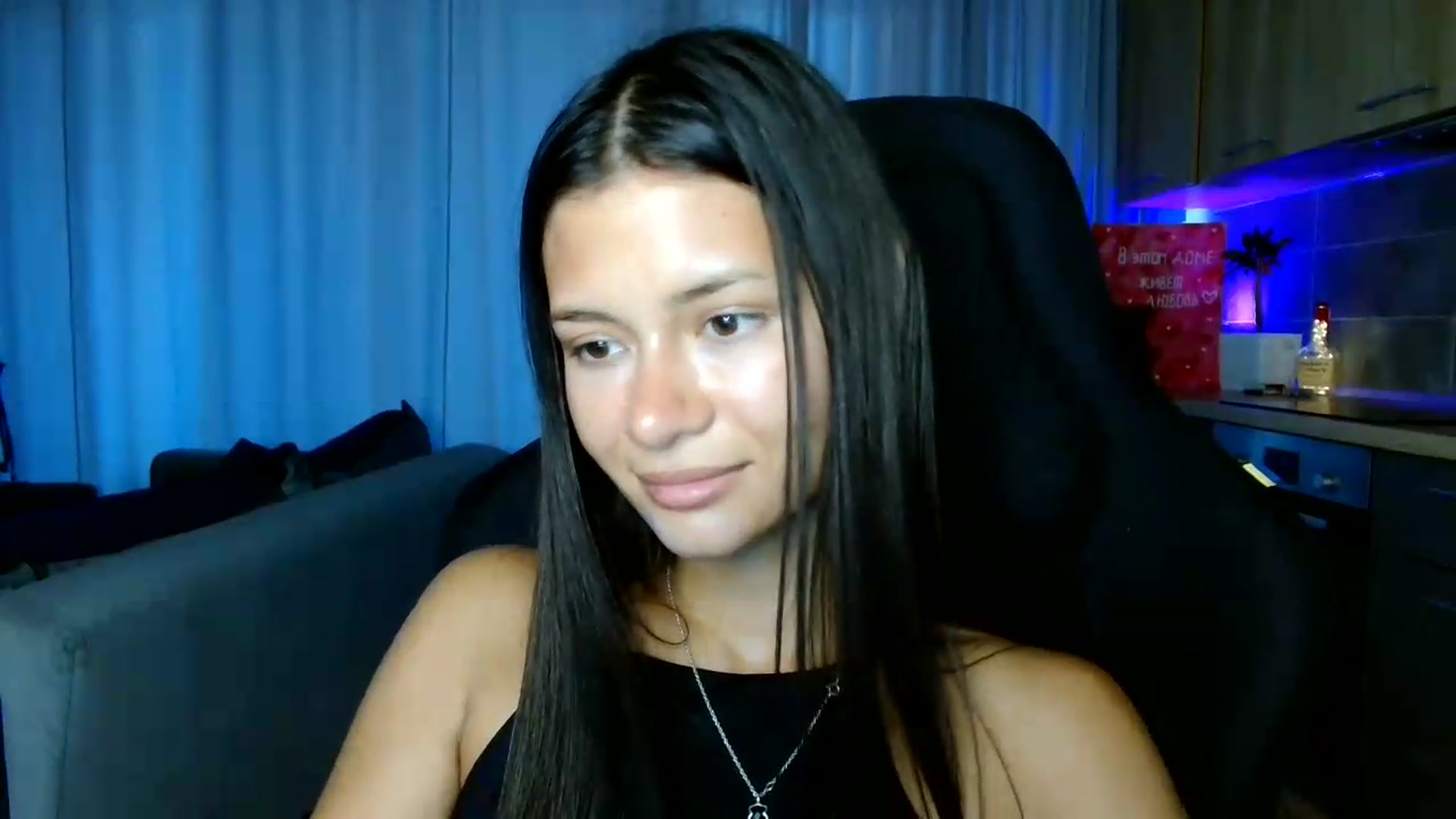 Gallery image thumbnail from FitXoxo's myfreecams stream on, 07/16/2026, 17:13 image 11 of 20